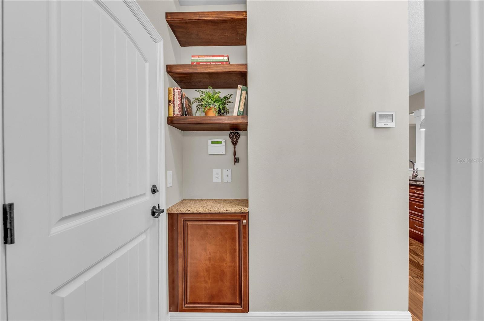 5911 RIVER FOREST CIR
