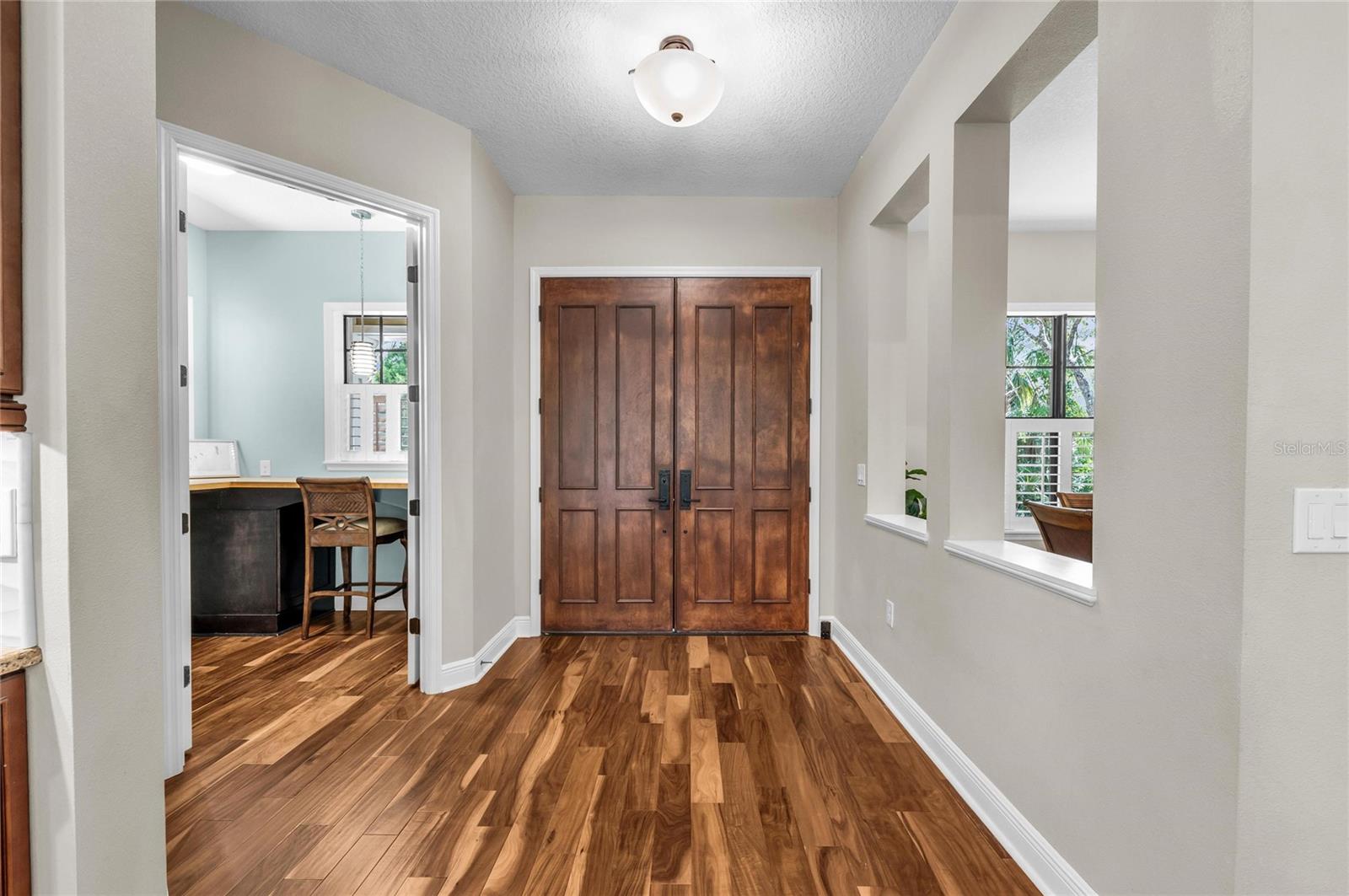 5911 RIVER FOREST CIR