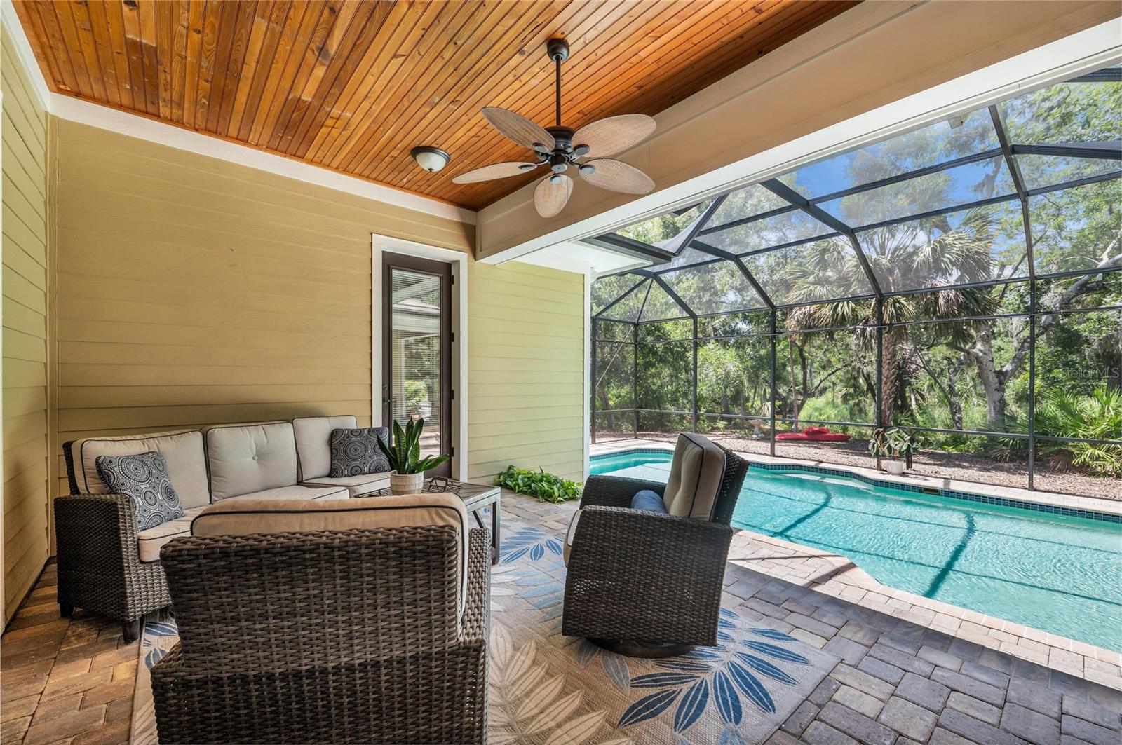 5911 RIVER FOREST CIR