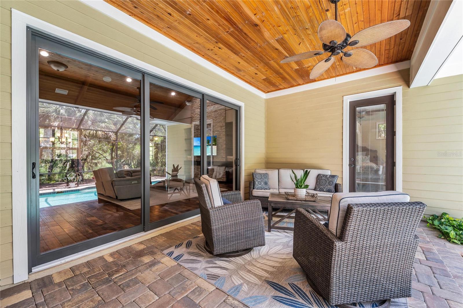 5911 RIVER FOREST CIR