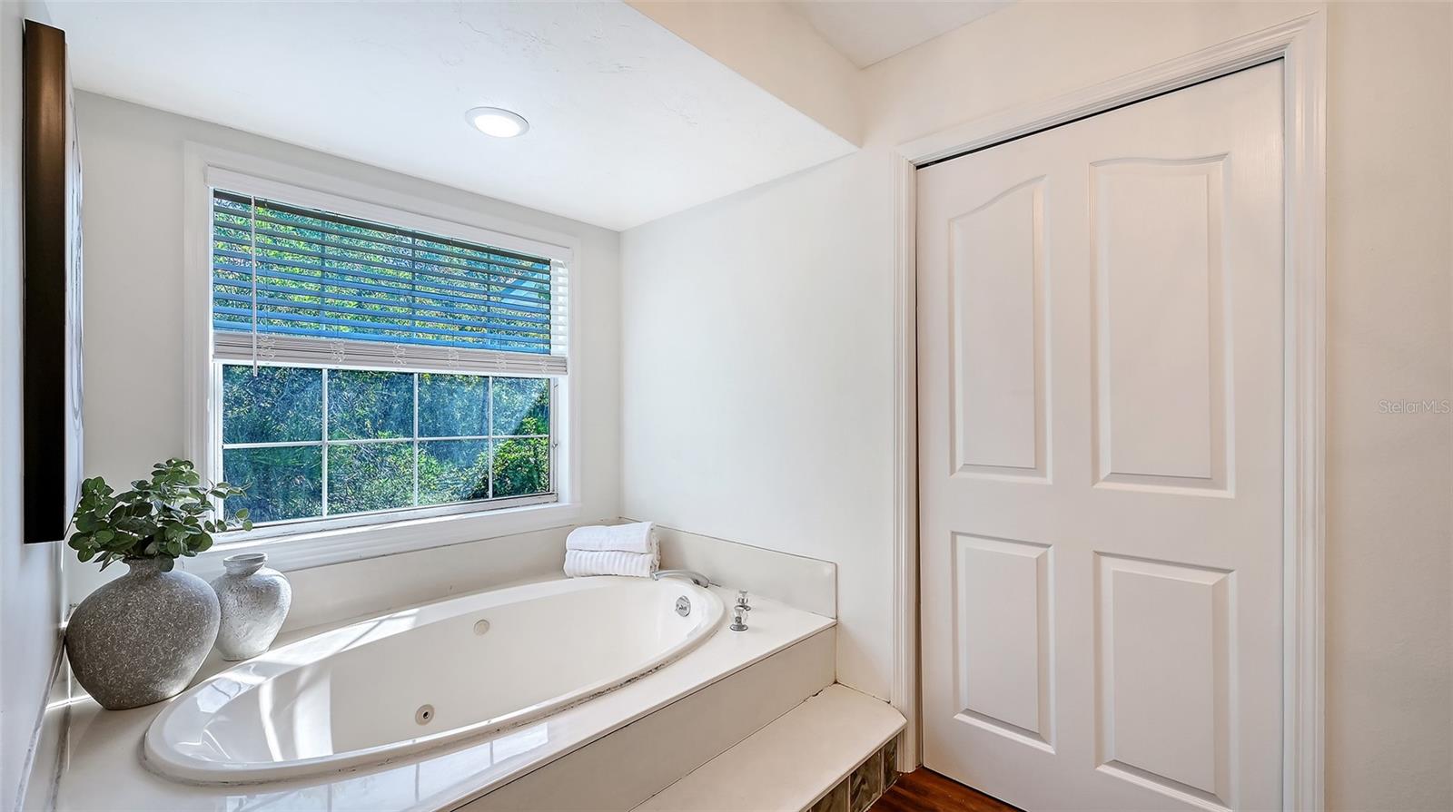 28401 104TH DR E