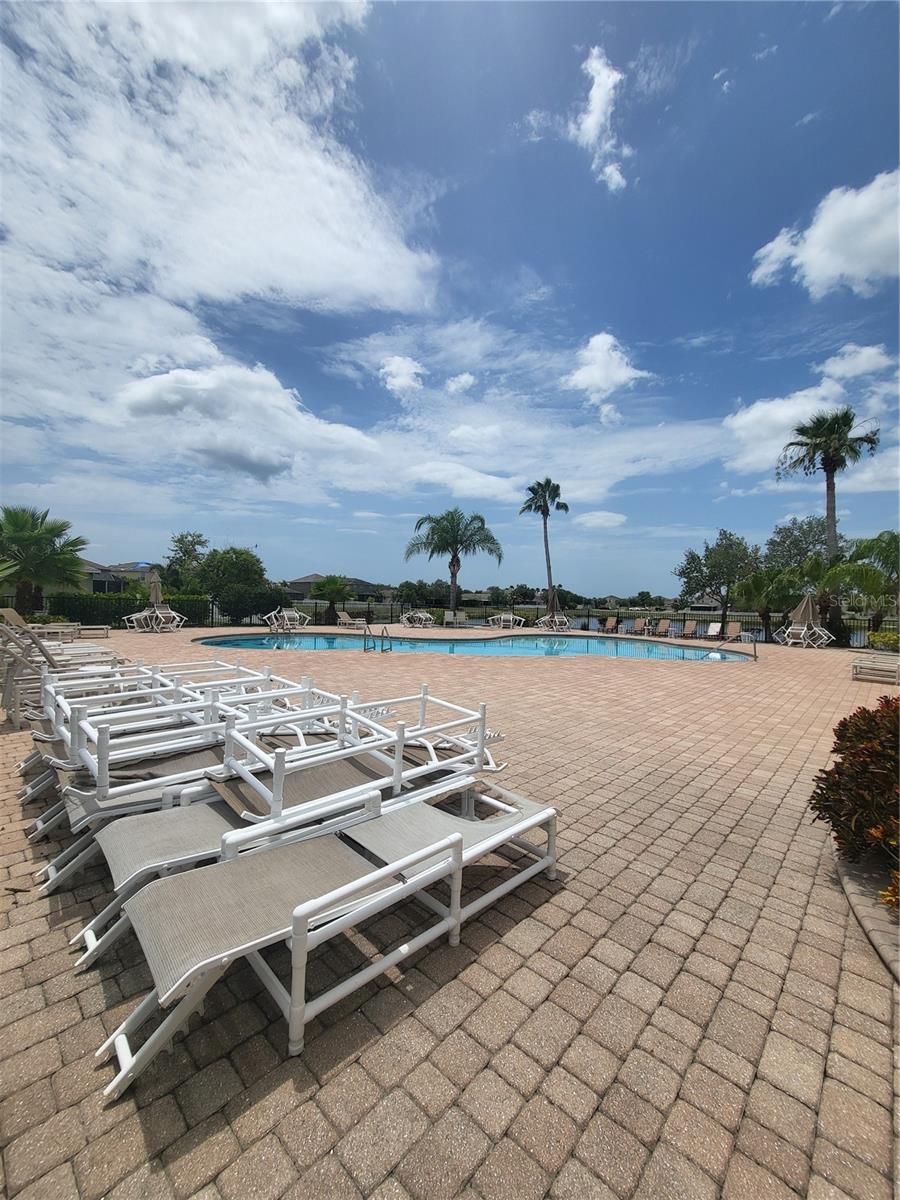 820 PARKER DEN DR