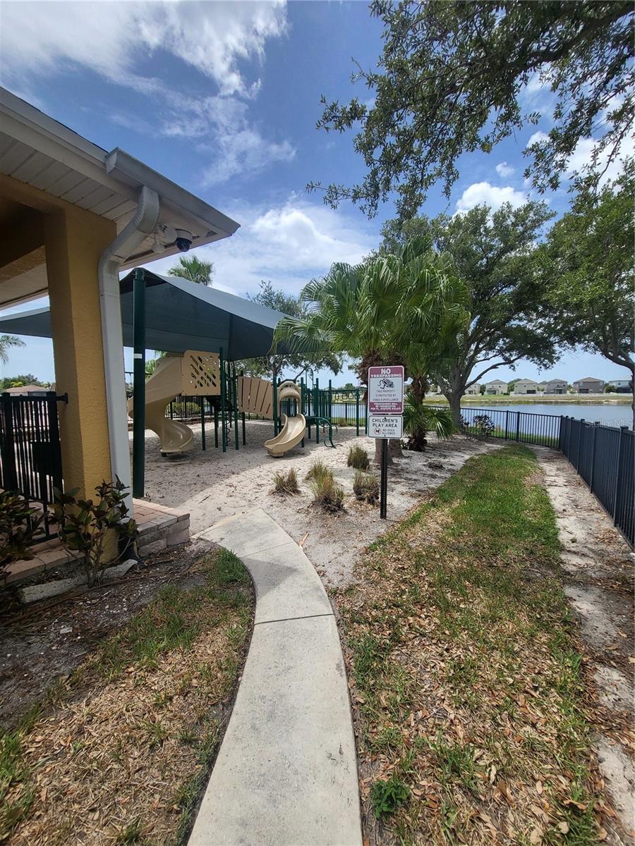 820 PARKER DEN DR