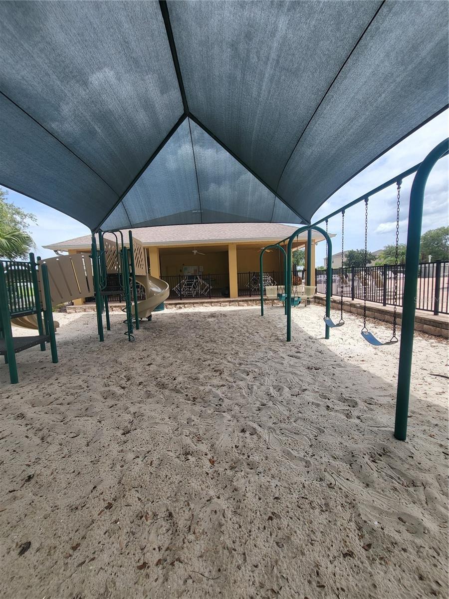 820 PARKER DEN DR
