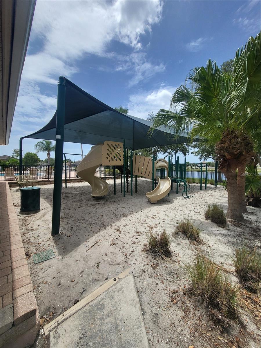 820 PARKER DEN DR
