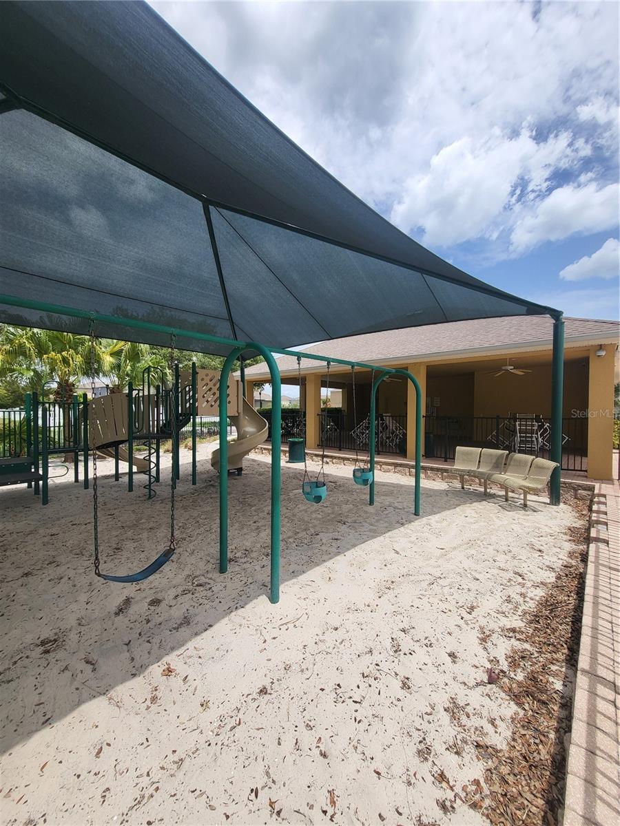 820 PARKER DEN DR
