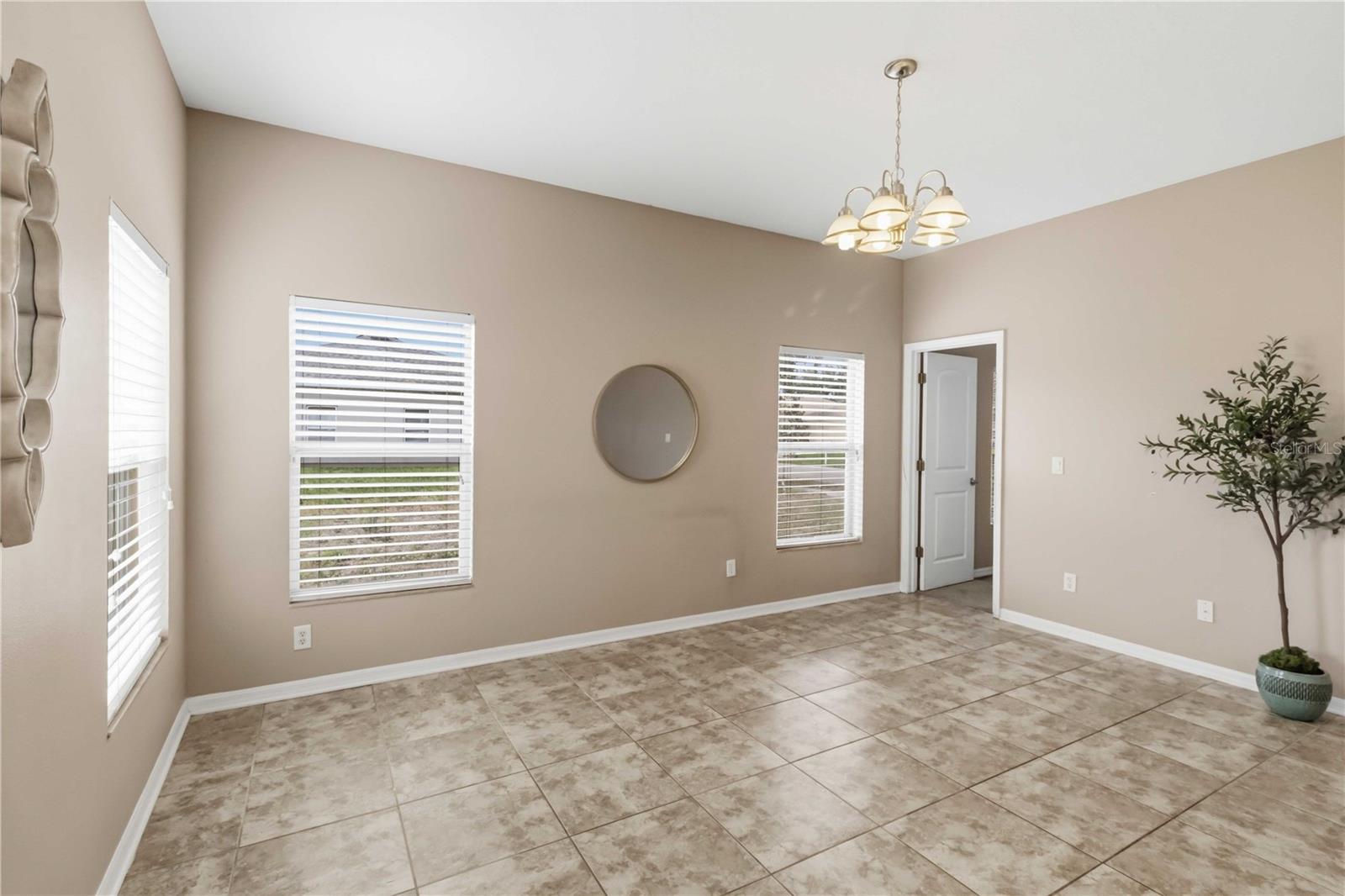 820 PARKER DEN DR