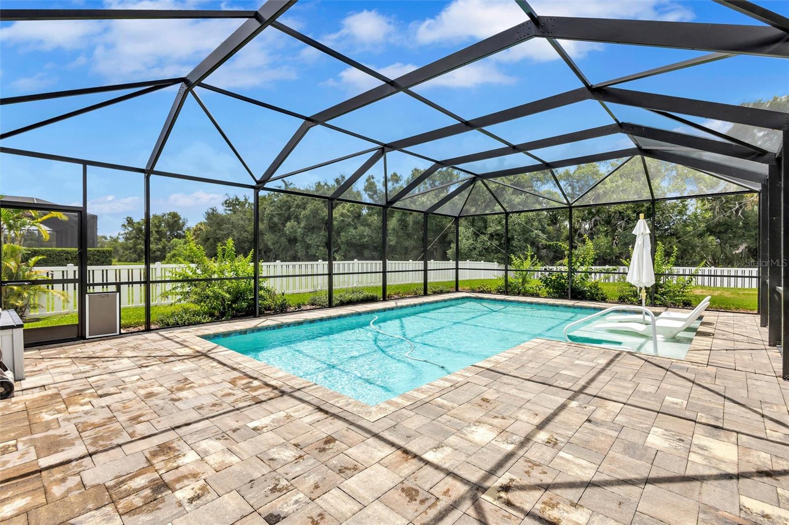 1436 HICKORY VIEW CIR