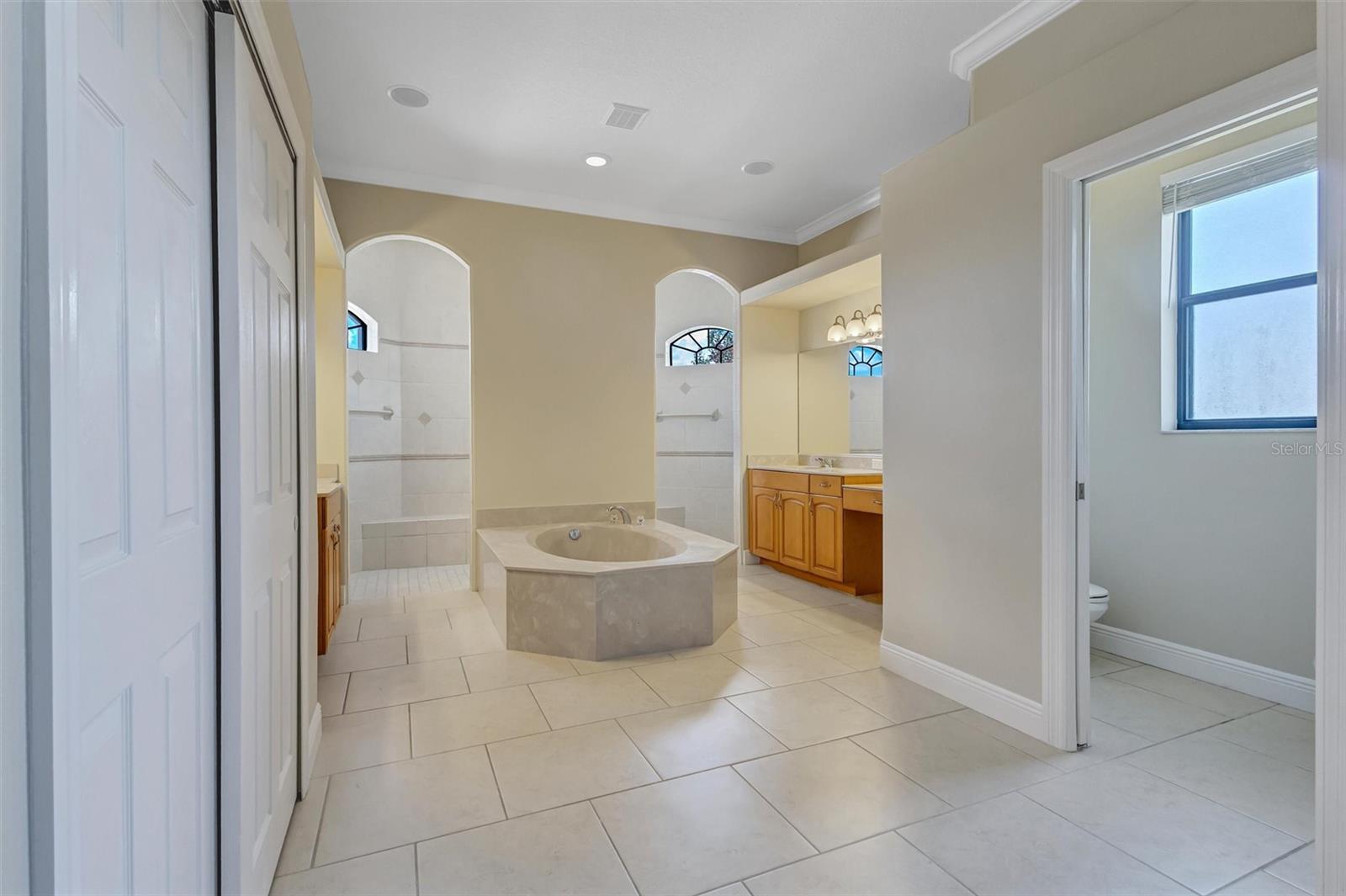 1911 148TH CT E