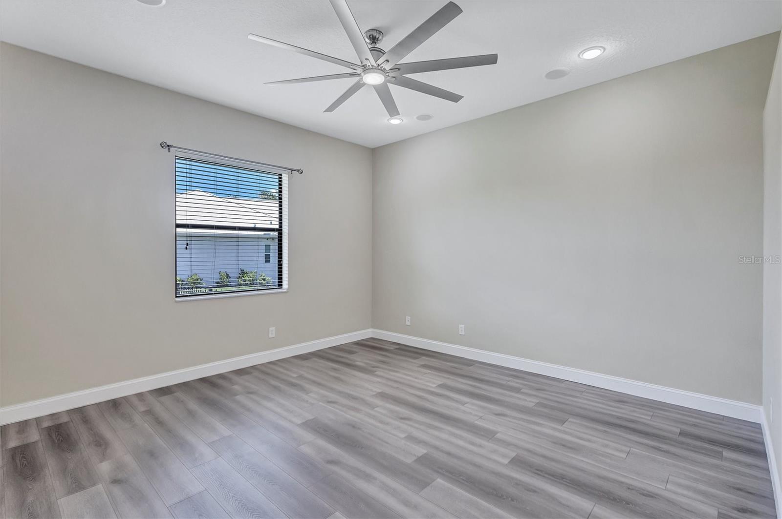 1911 148TH CT E