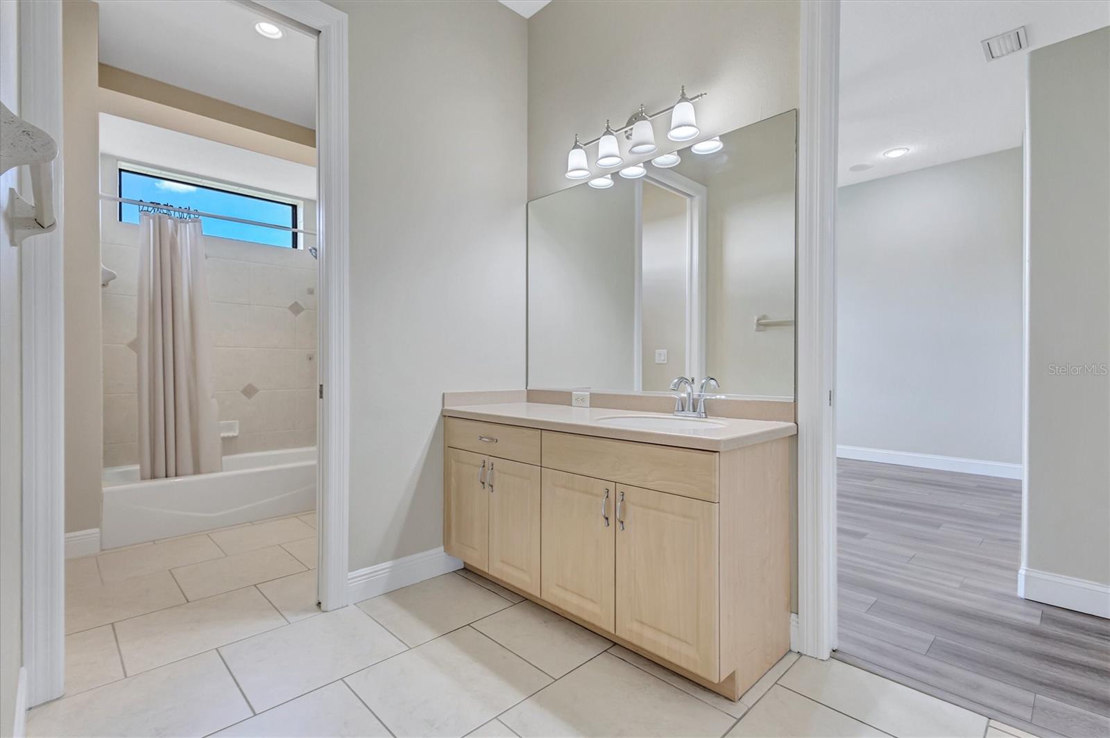 1911 148TH CT E