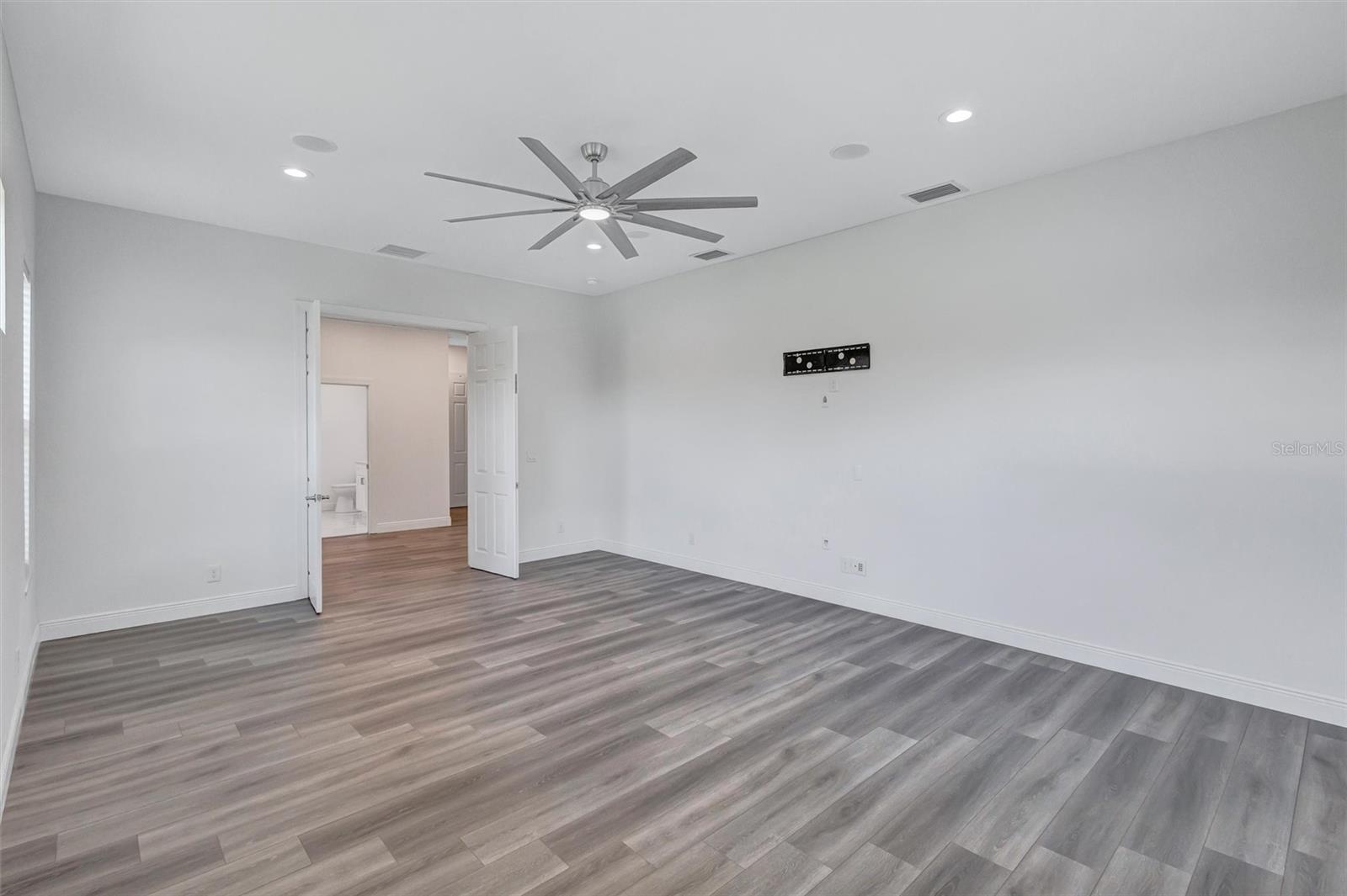 1911 148TH CT E