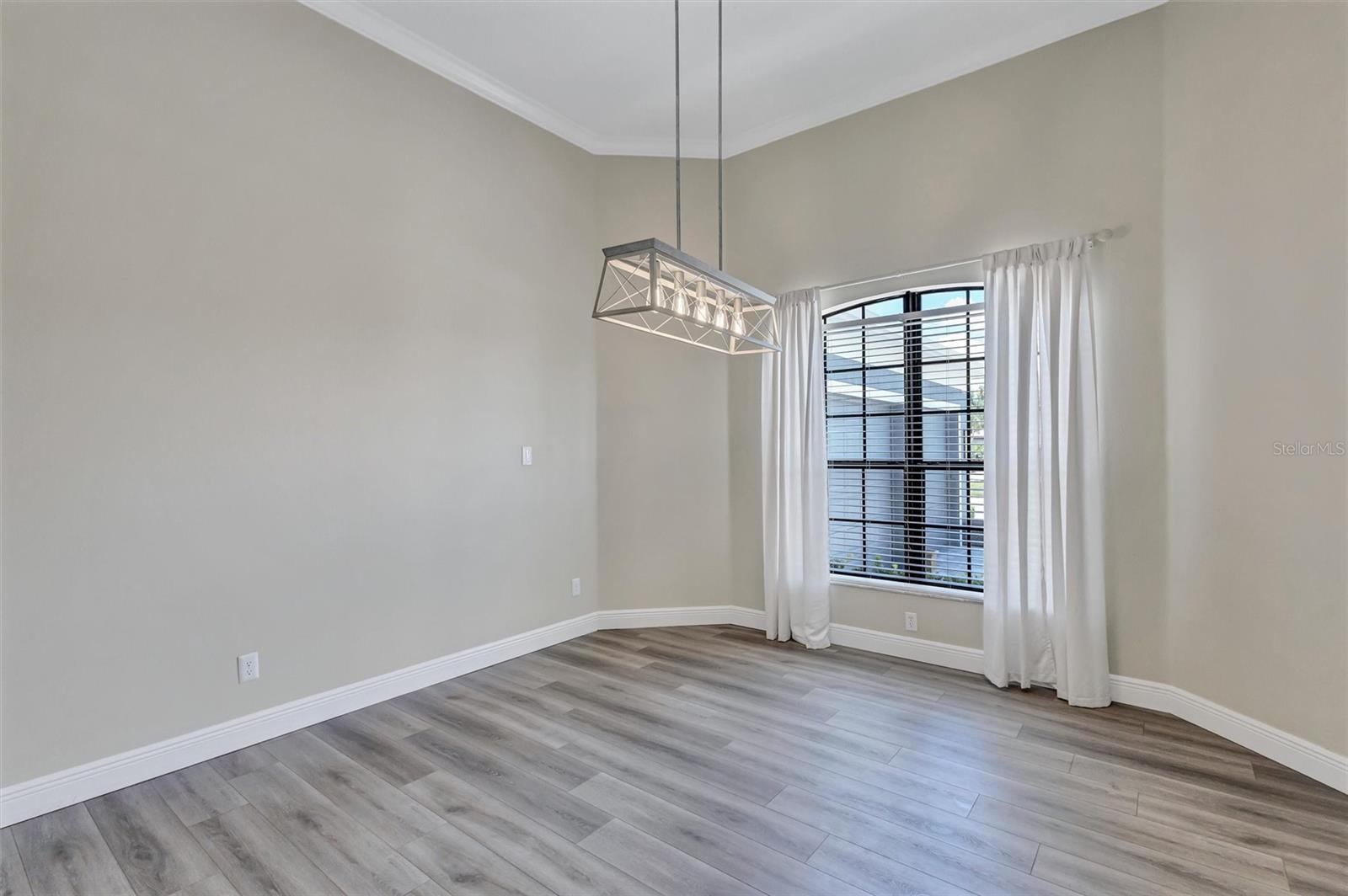1911 148TH CT E