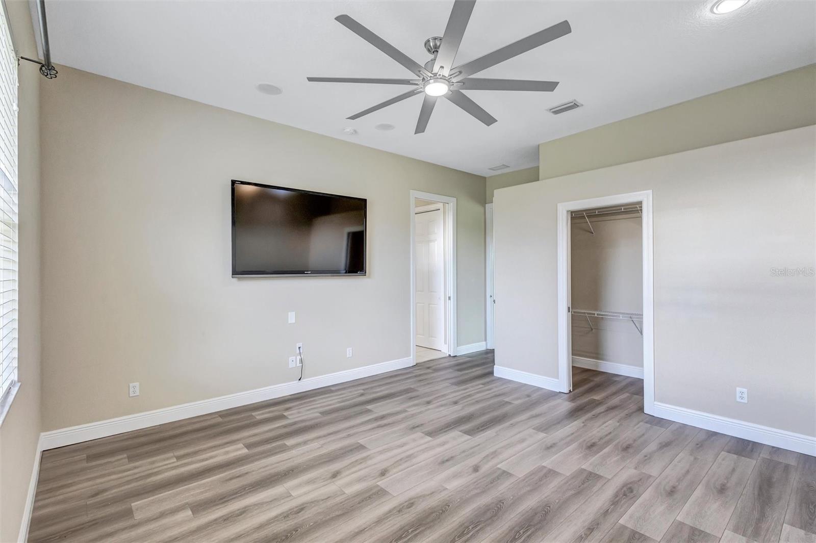 1911 148TH CT E