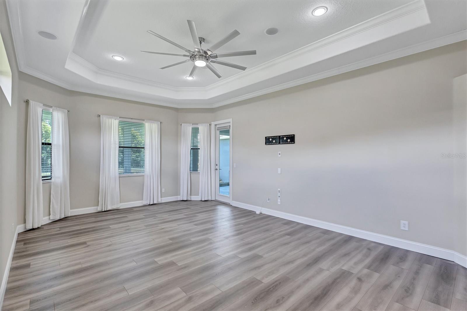 1911 148TH CT E