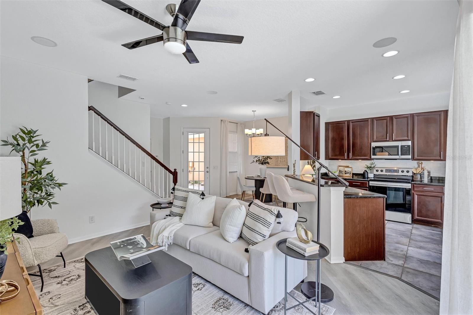 8228 VILLA GRANDE CT