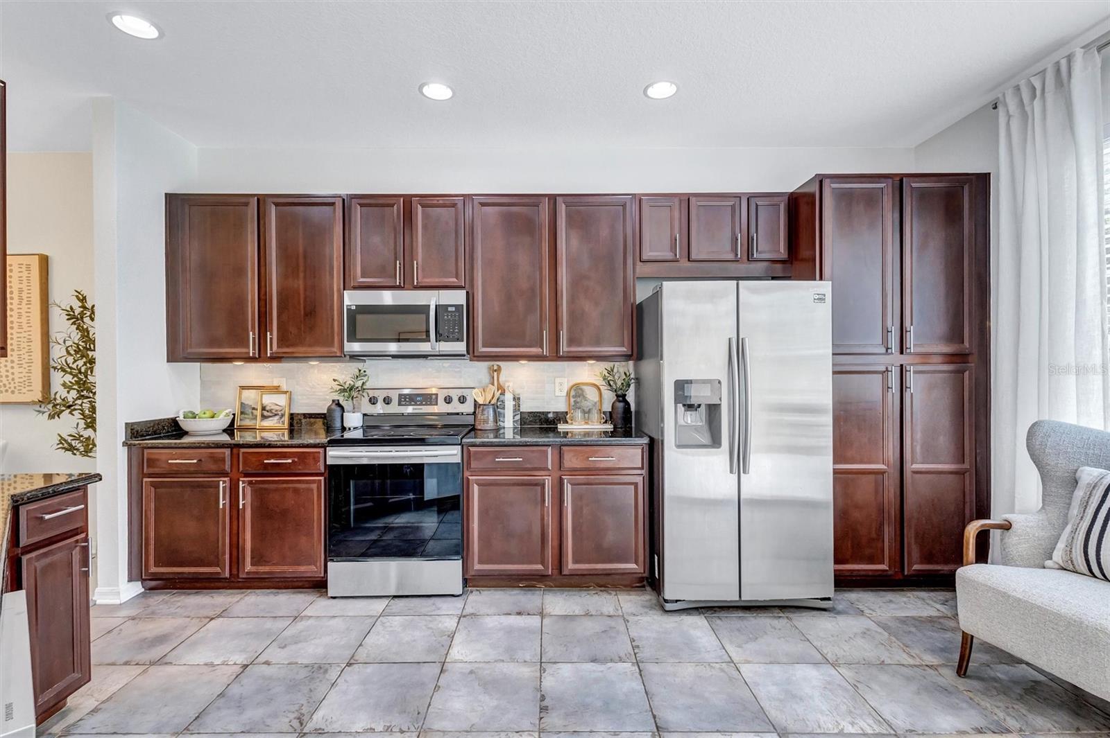8228 VILLA GRANDE CT