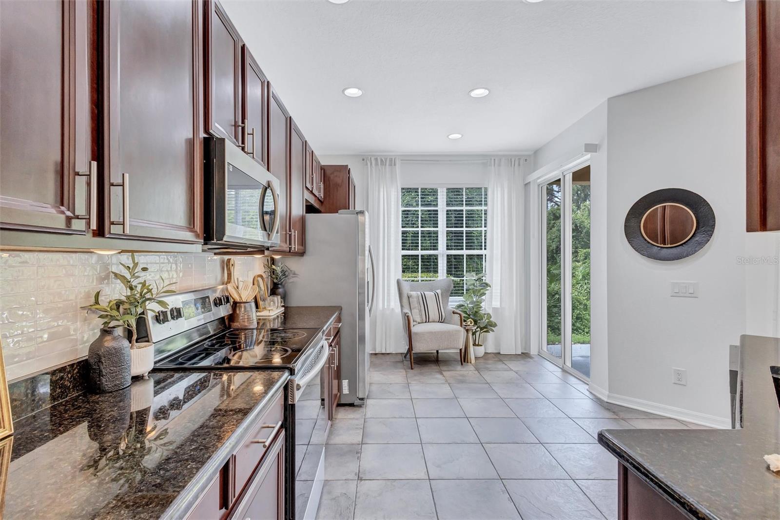 8228 VILLA GRANDE CT