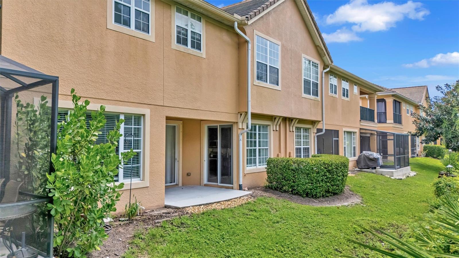 8228 VILLA GRANDE CT