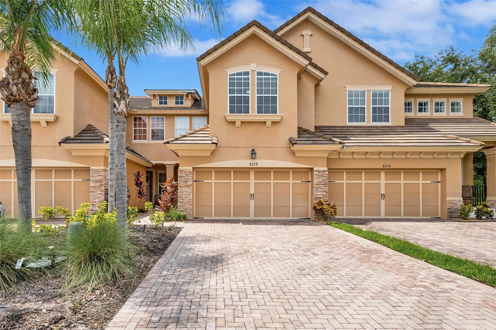 8228 VILLA GRANDE CT