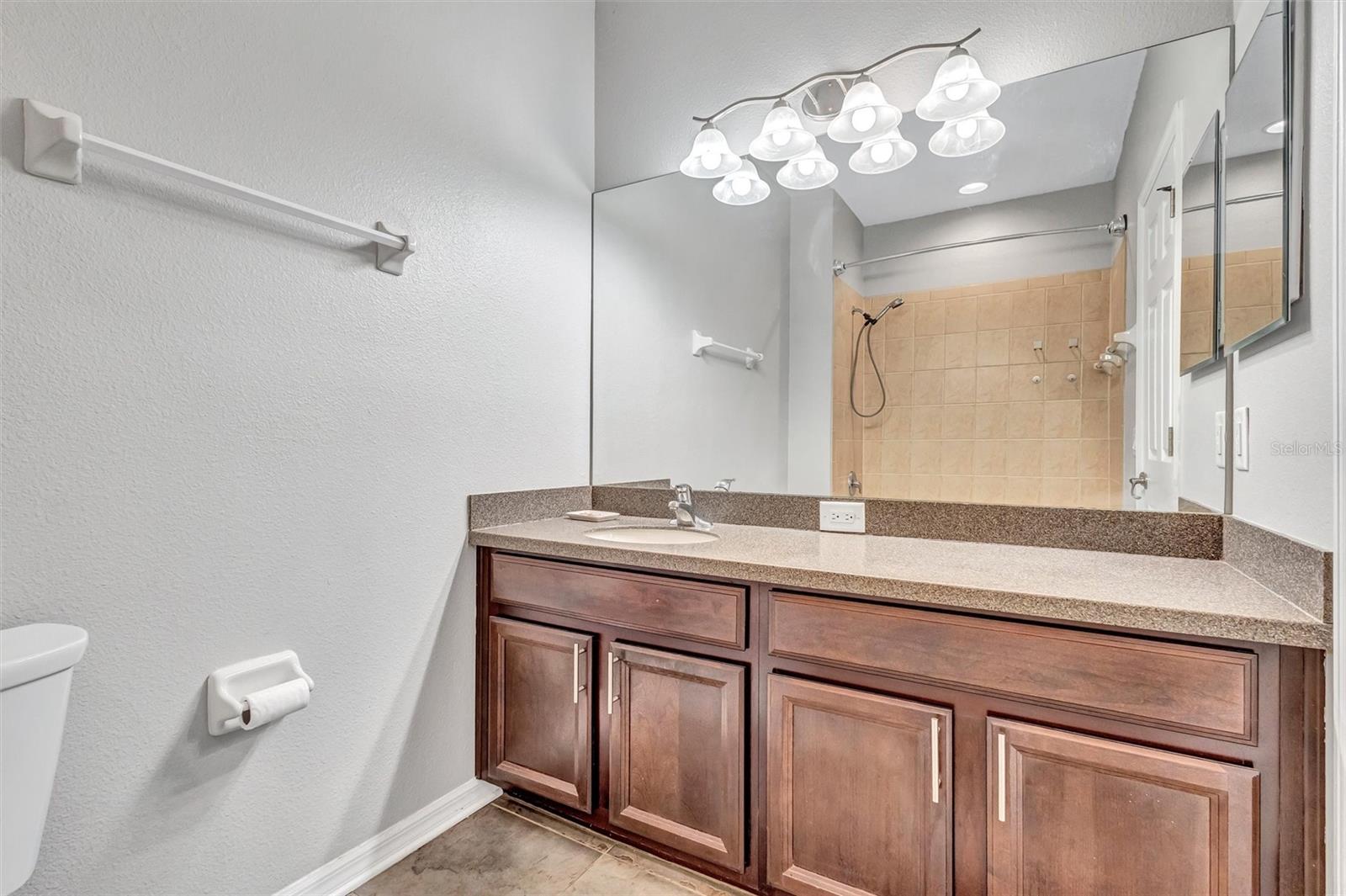 8228 VILLA GRANDE CT