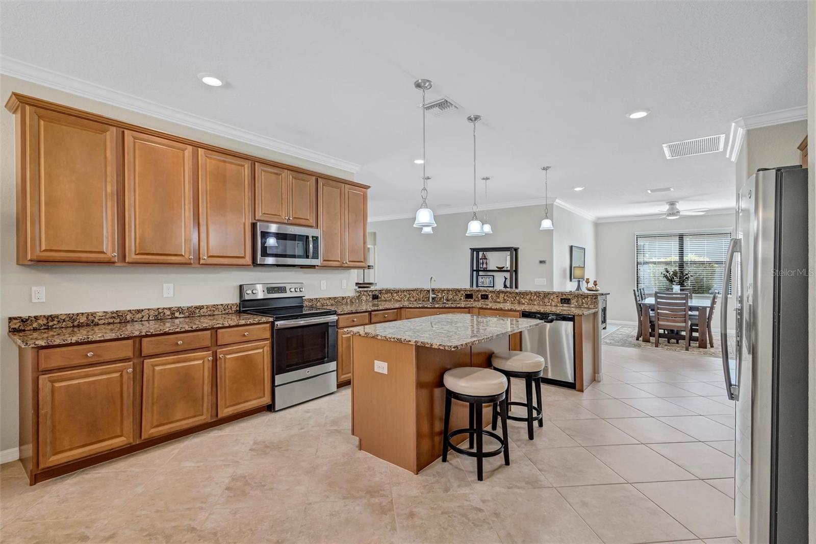 6832 WILD LAKE TER