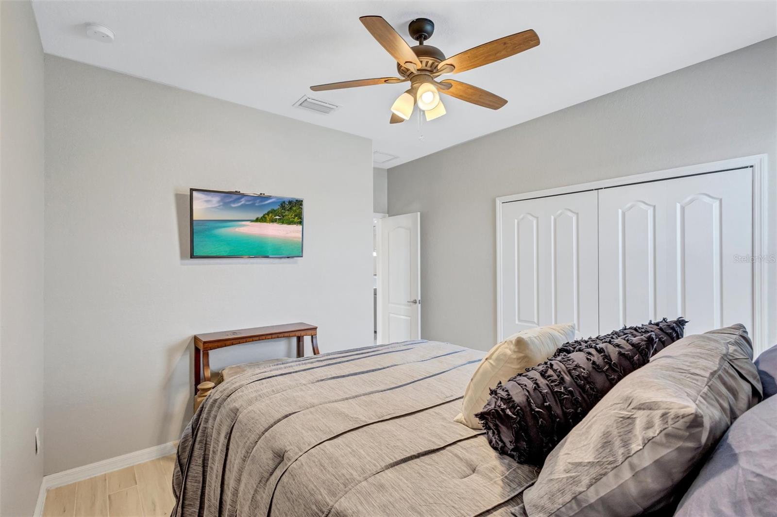6832 WILD LAKE TER