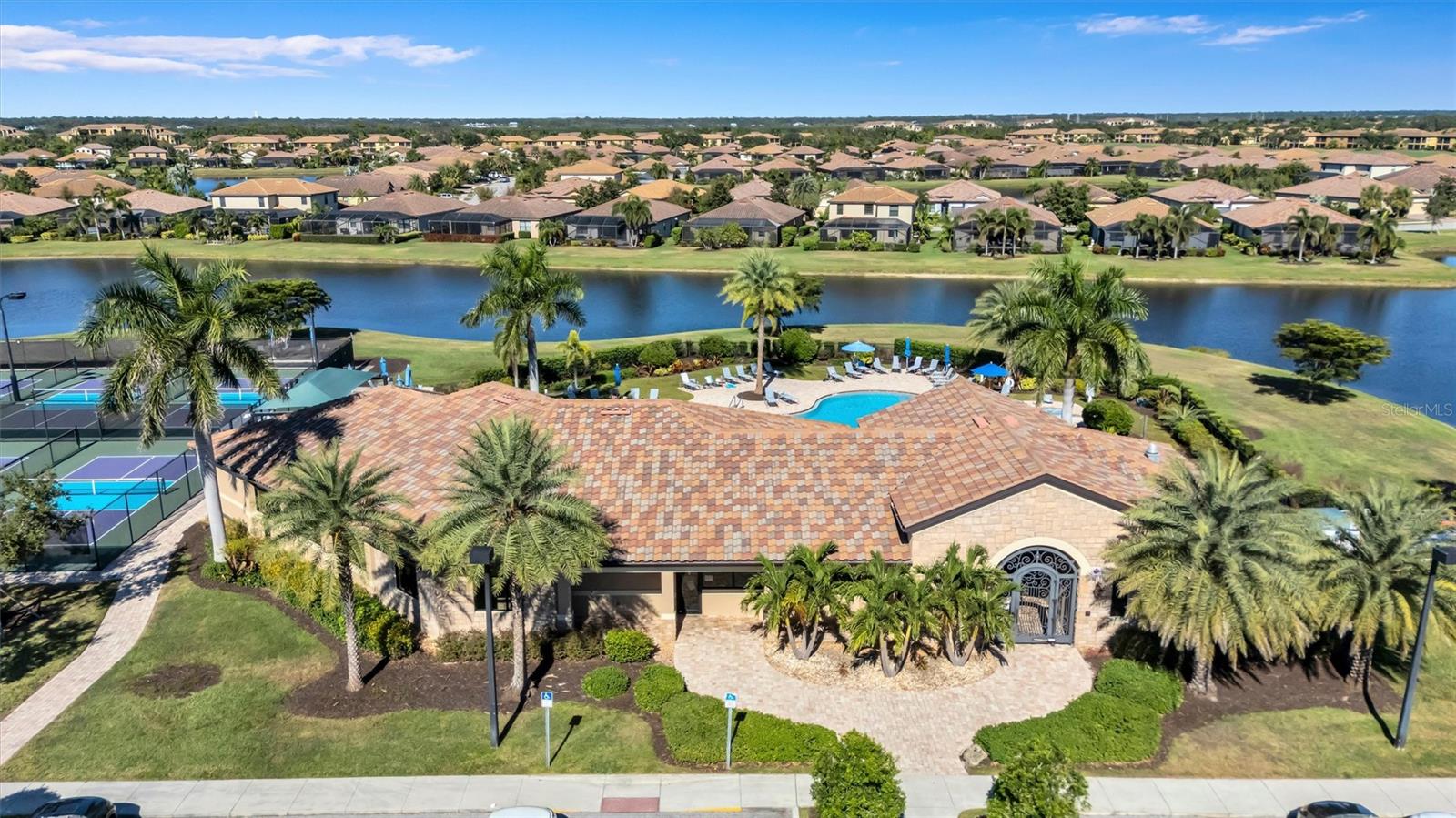 6832 WILD LAKE TER