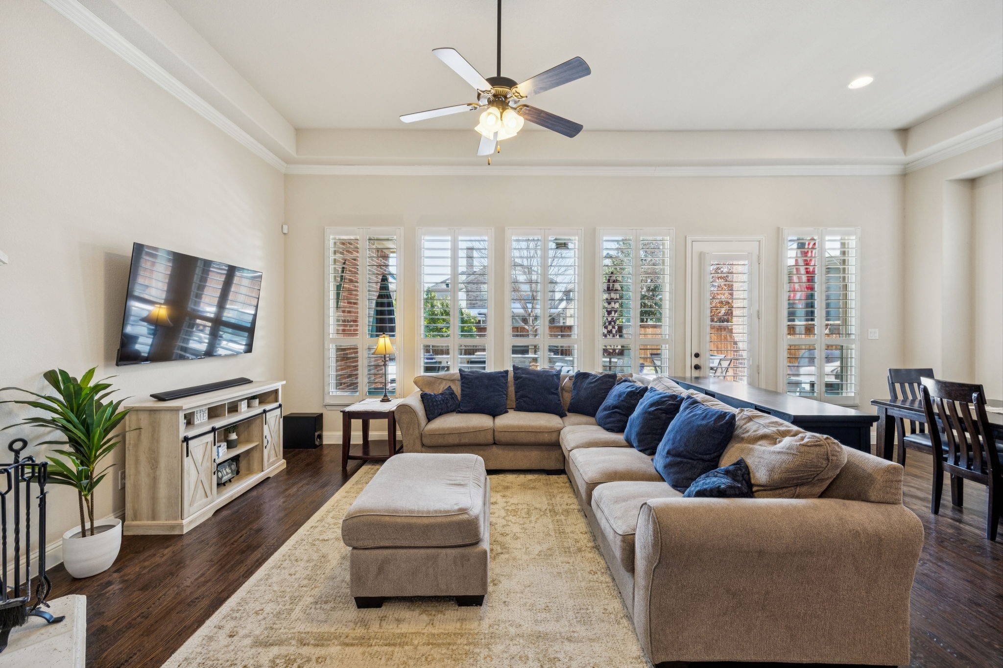 1832 Seminole Lane