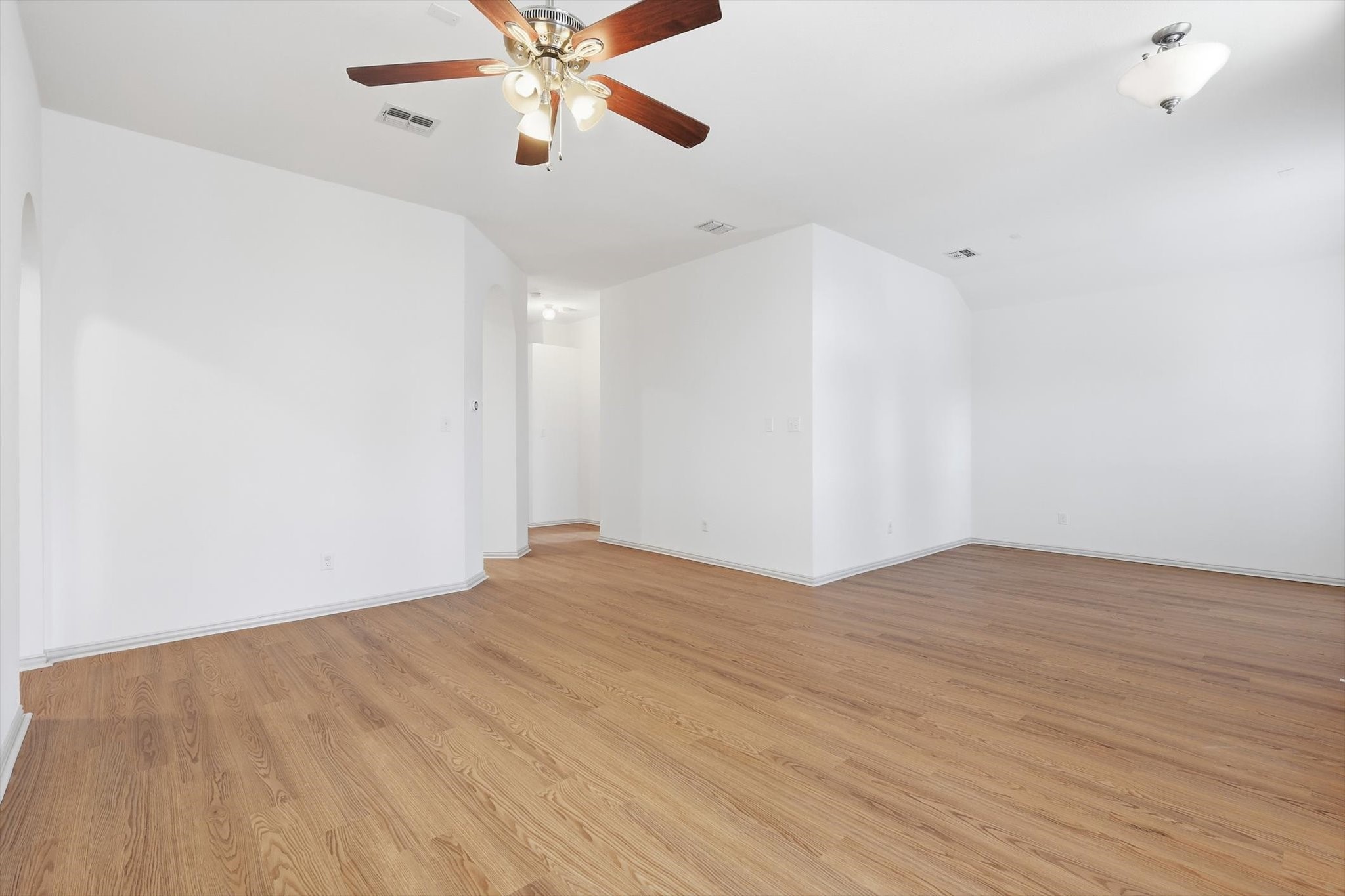 1233 Valley Oaks Drive