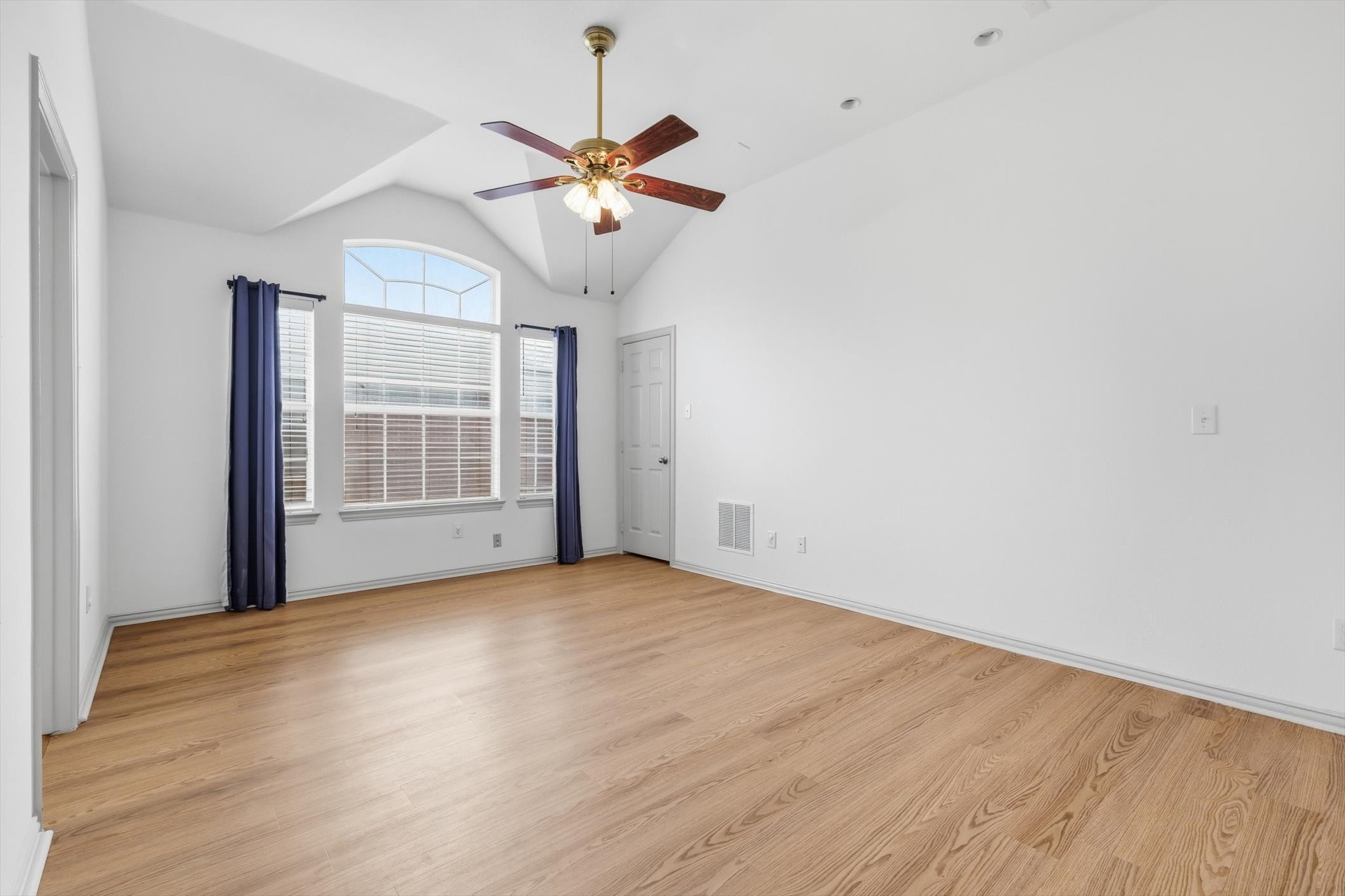 1233 Valley Oaks Drive