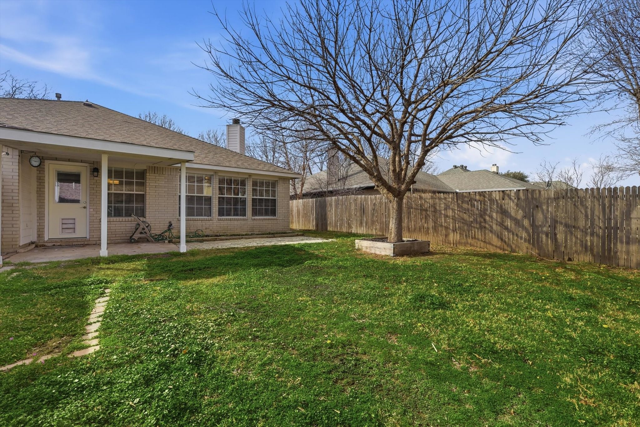 1233 Valley Oaks Drive