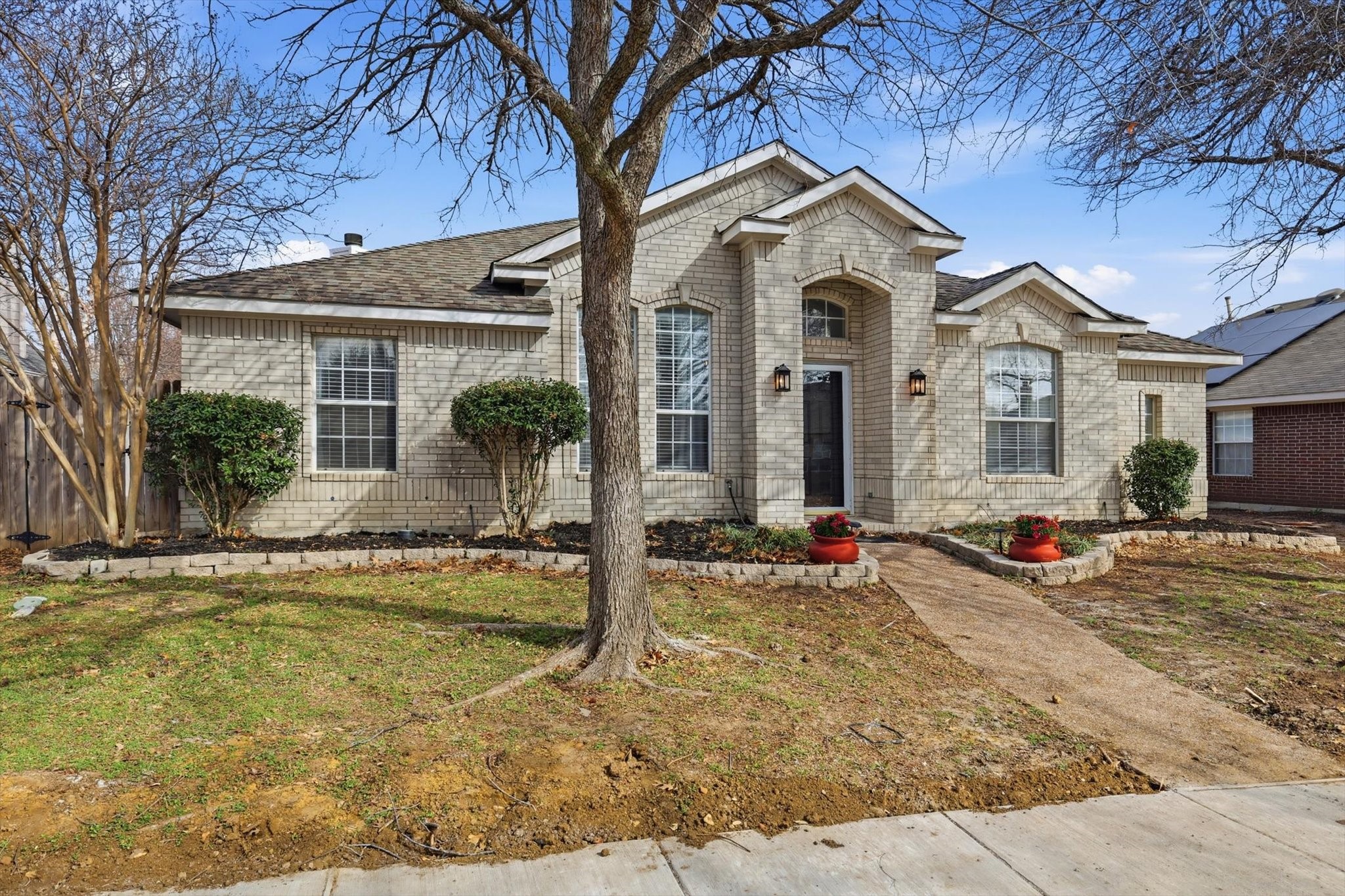 1233 Valley Oaks Drive