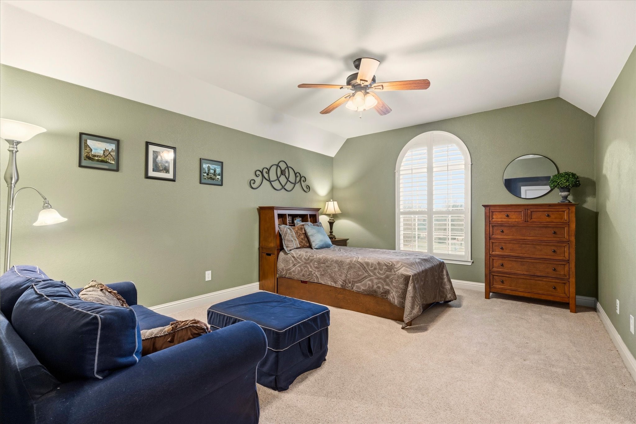 2200 Roadrunner Drive