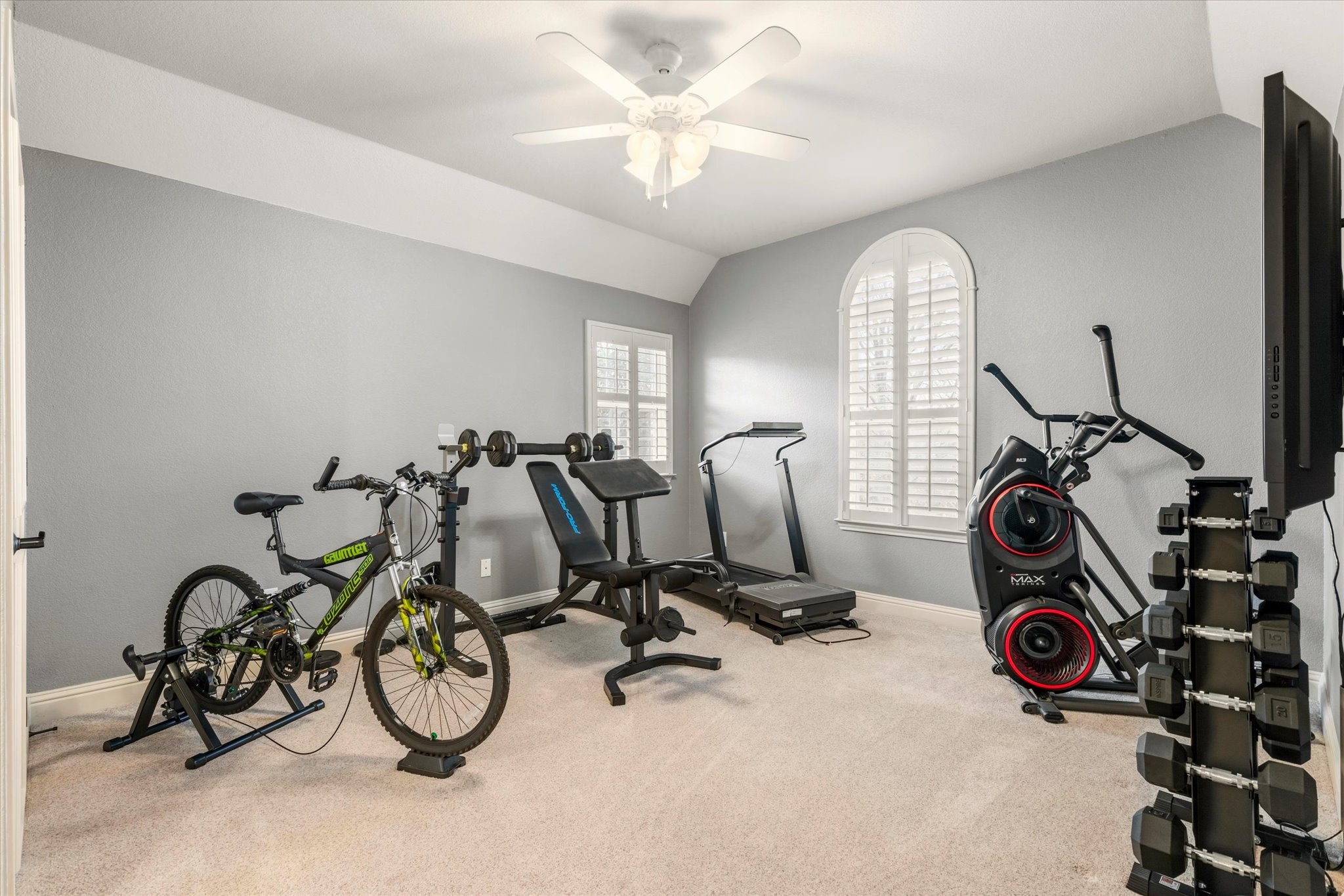 2200 Roadrunner Drive