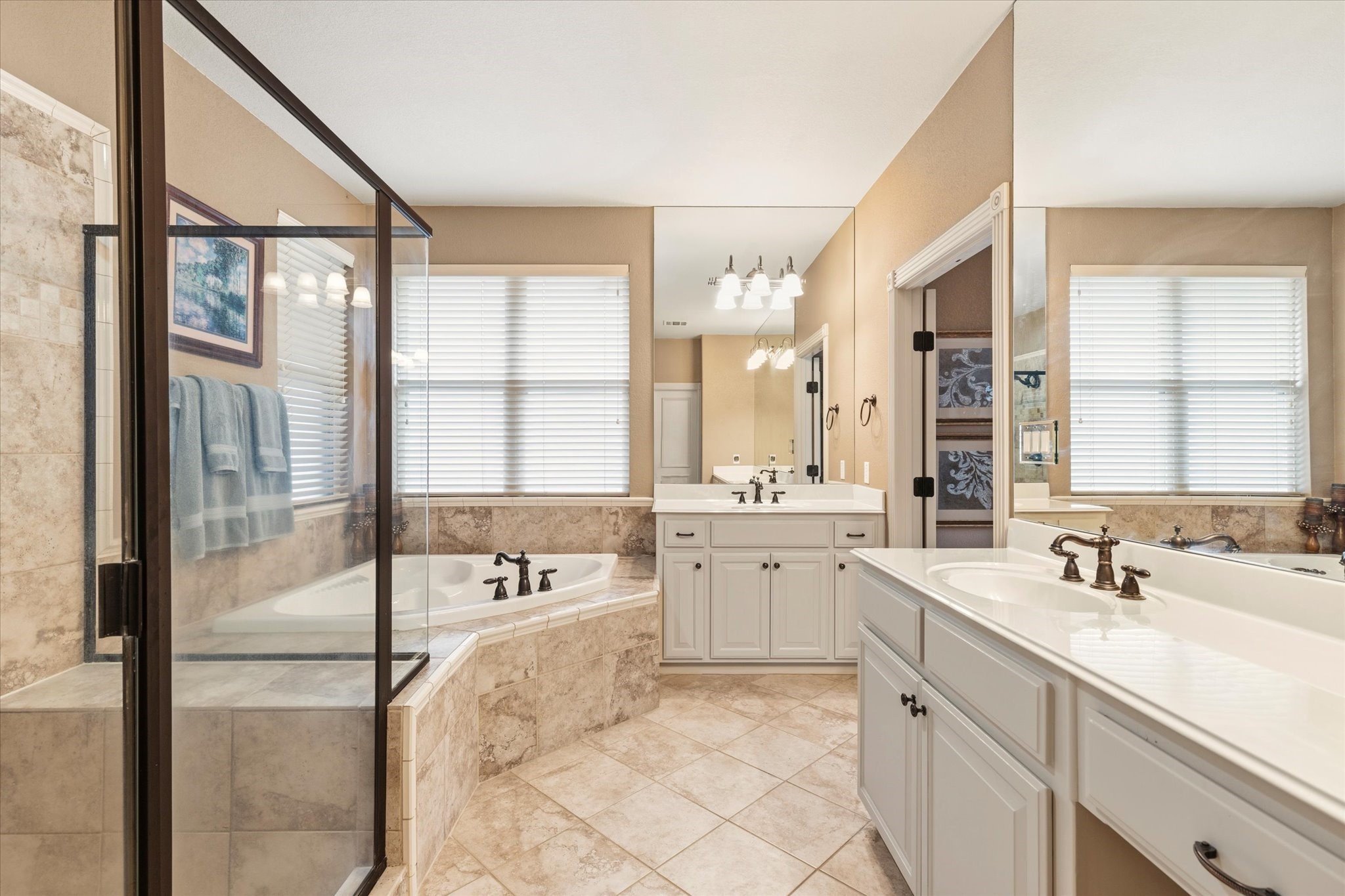2200 Roadrunner Drive