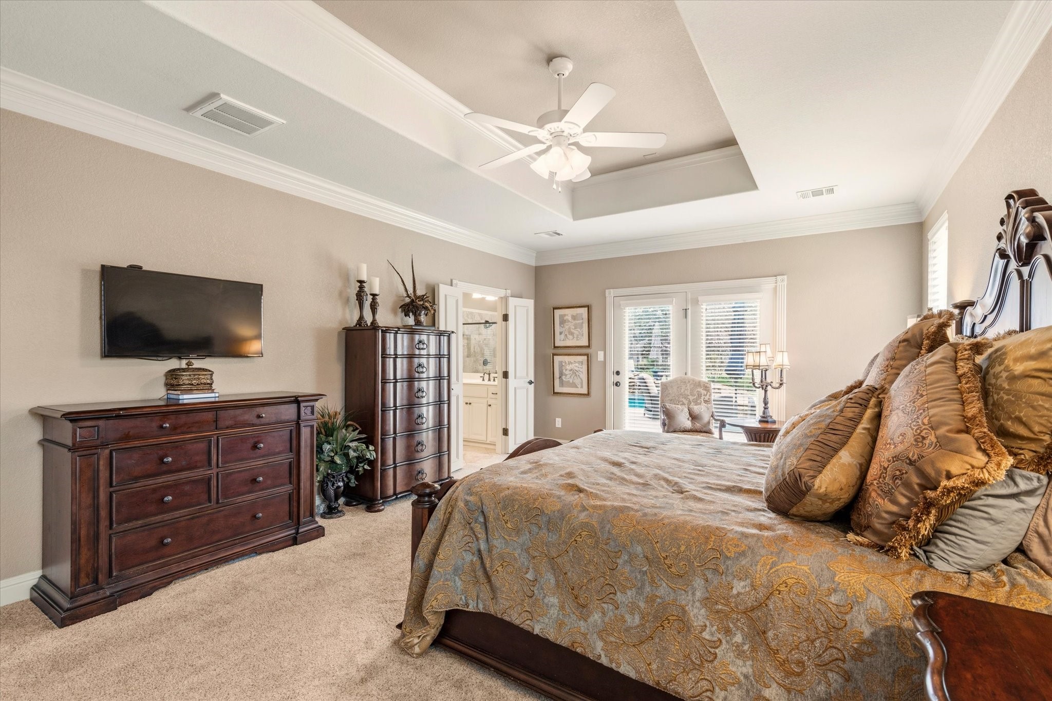 2200 Roadrunner Drive