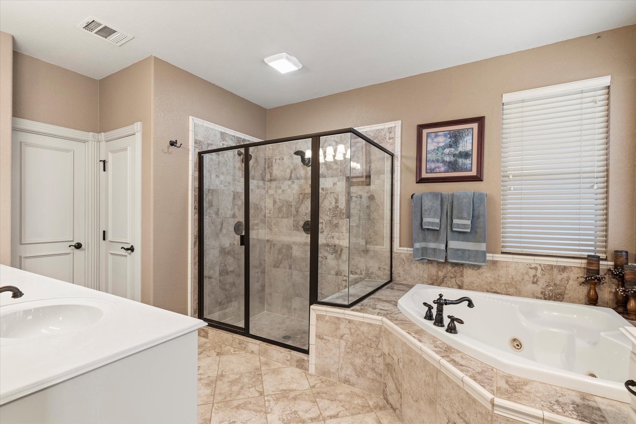 2200 Roadrunner Drive