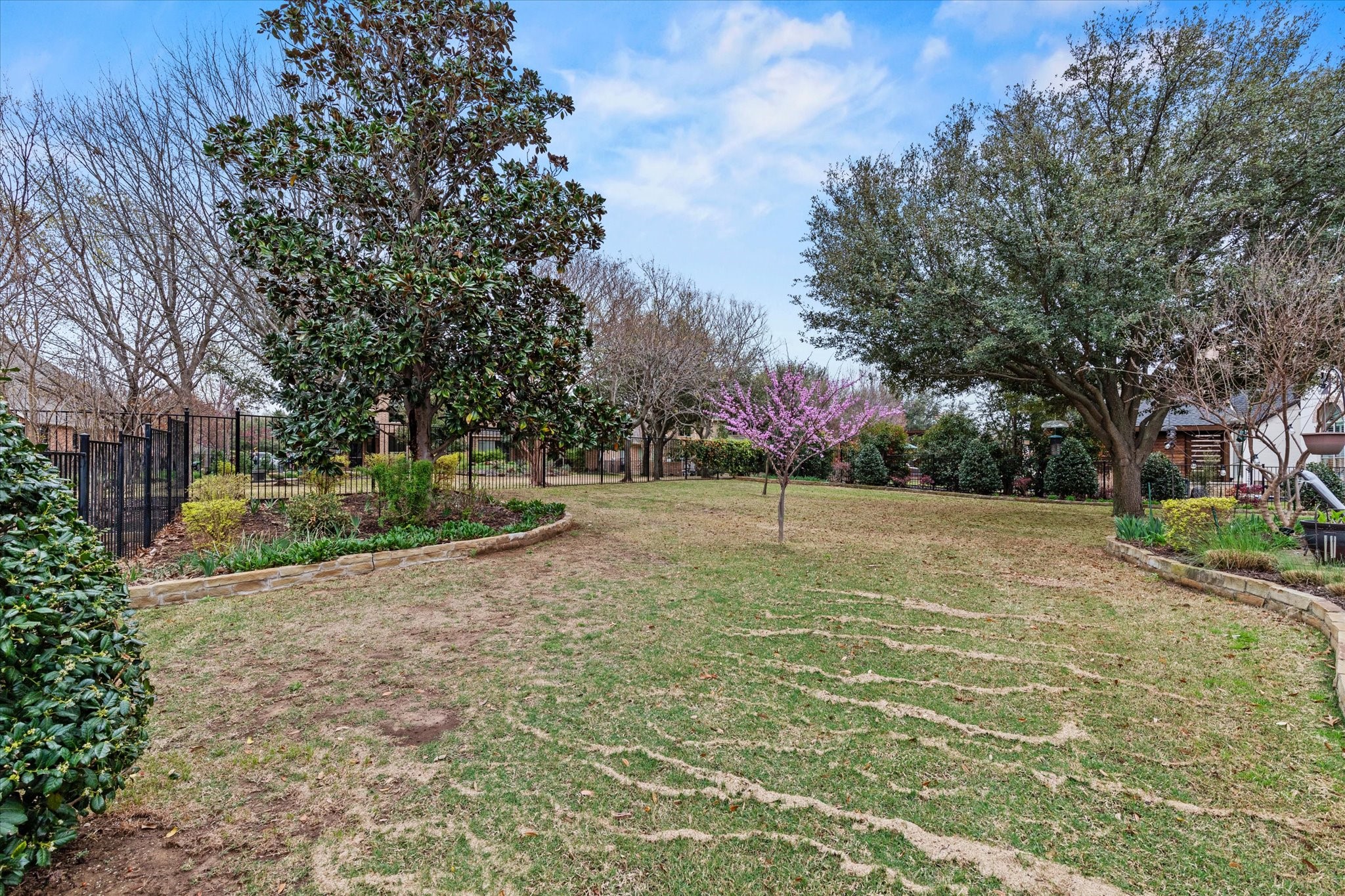2200 Roadrunner Drive