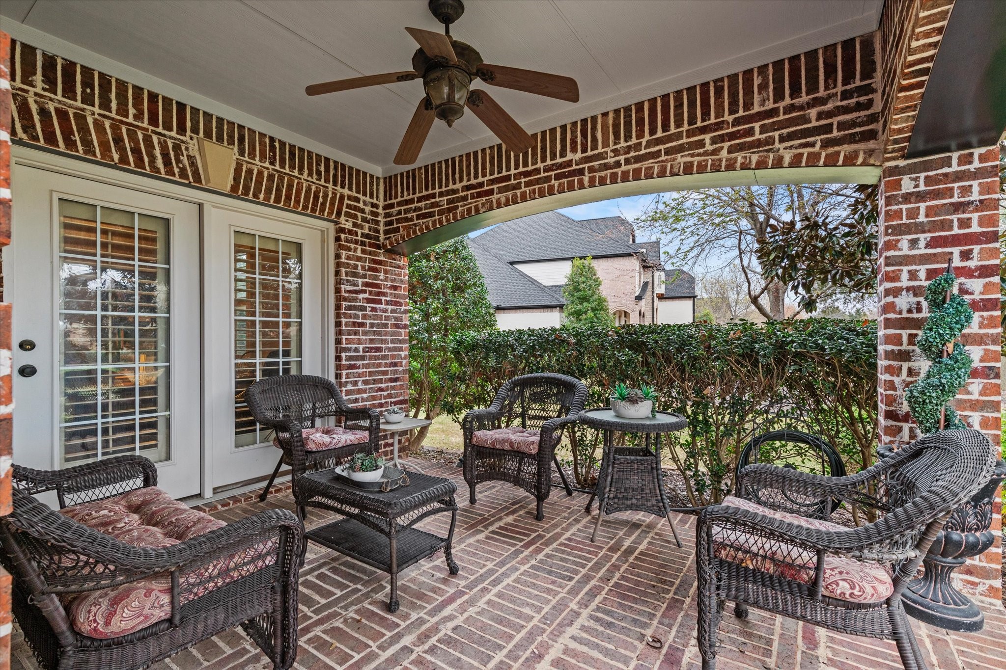 2200 Roadrunner Drive