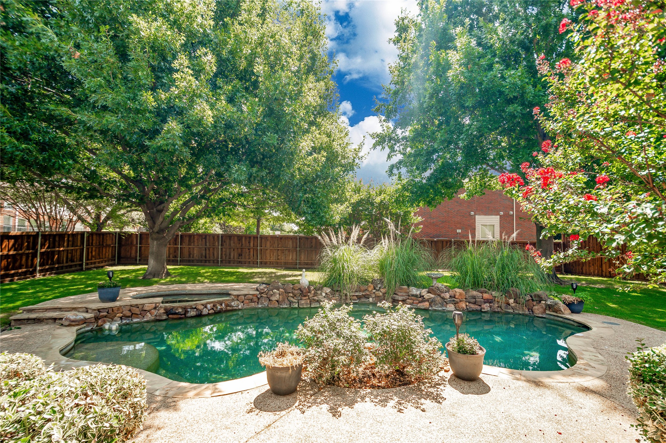 5900 Lavon Drive
