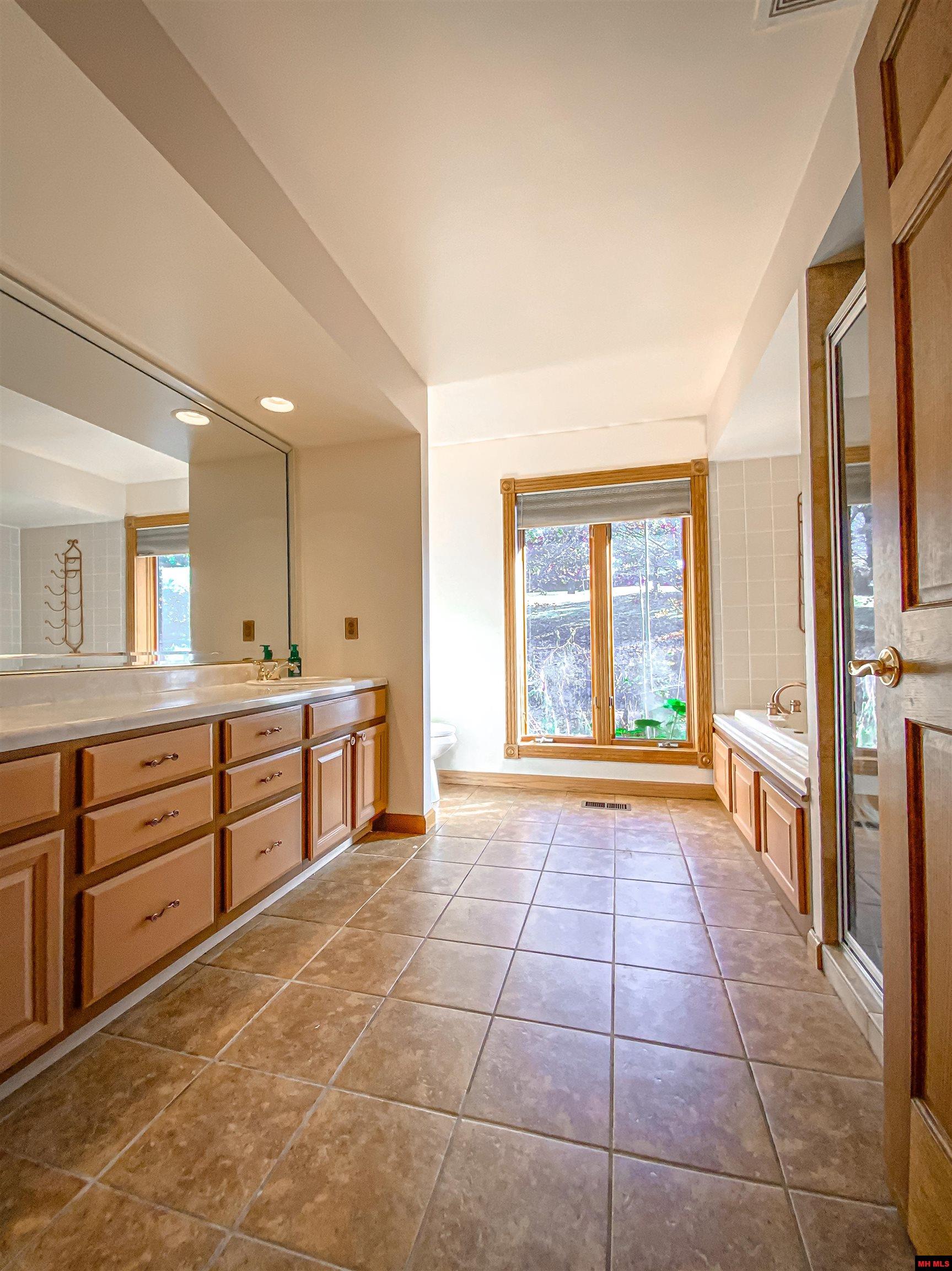 304 NORTHPOINTE DRIVE