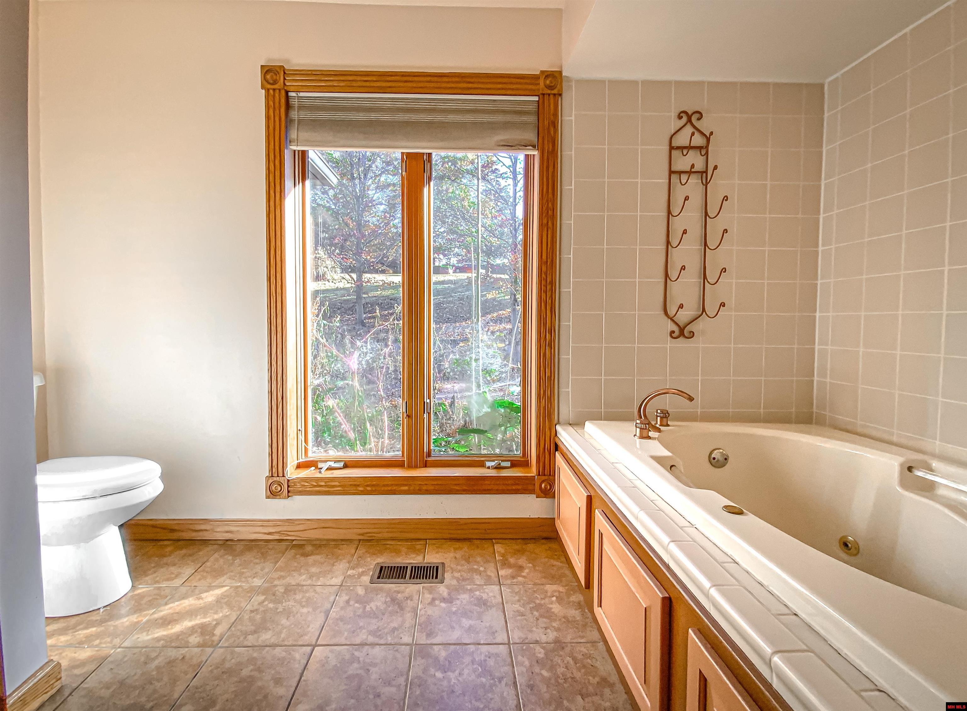 304 NORTHPOINTE DRIVE