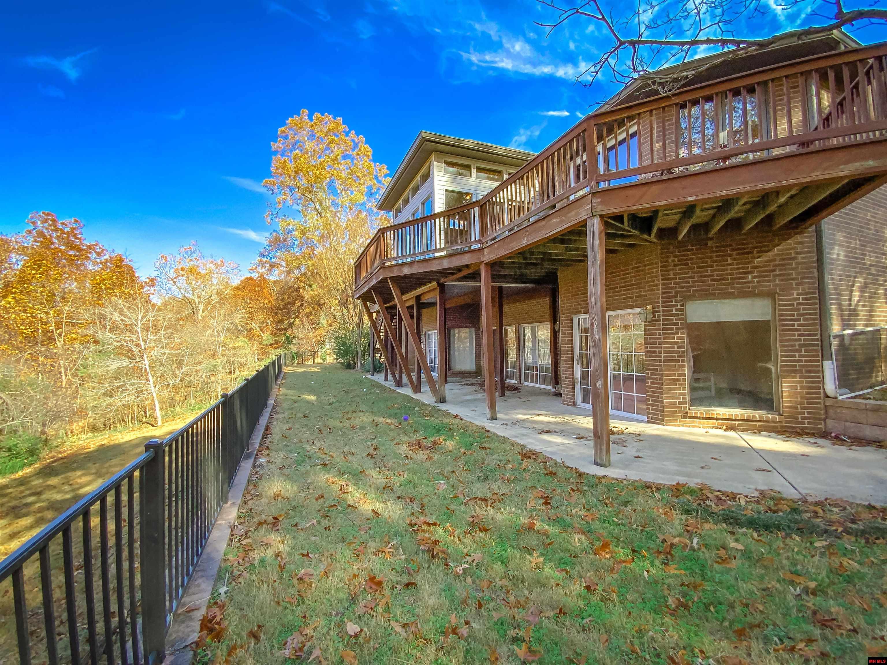 304 NORTHPOINTE DRIVE