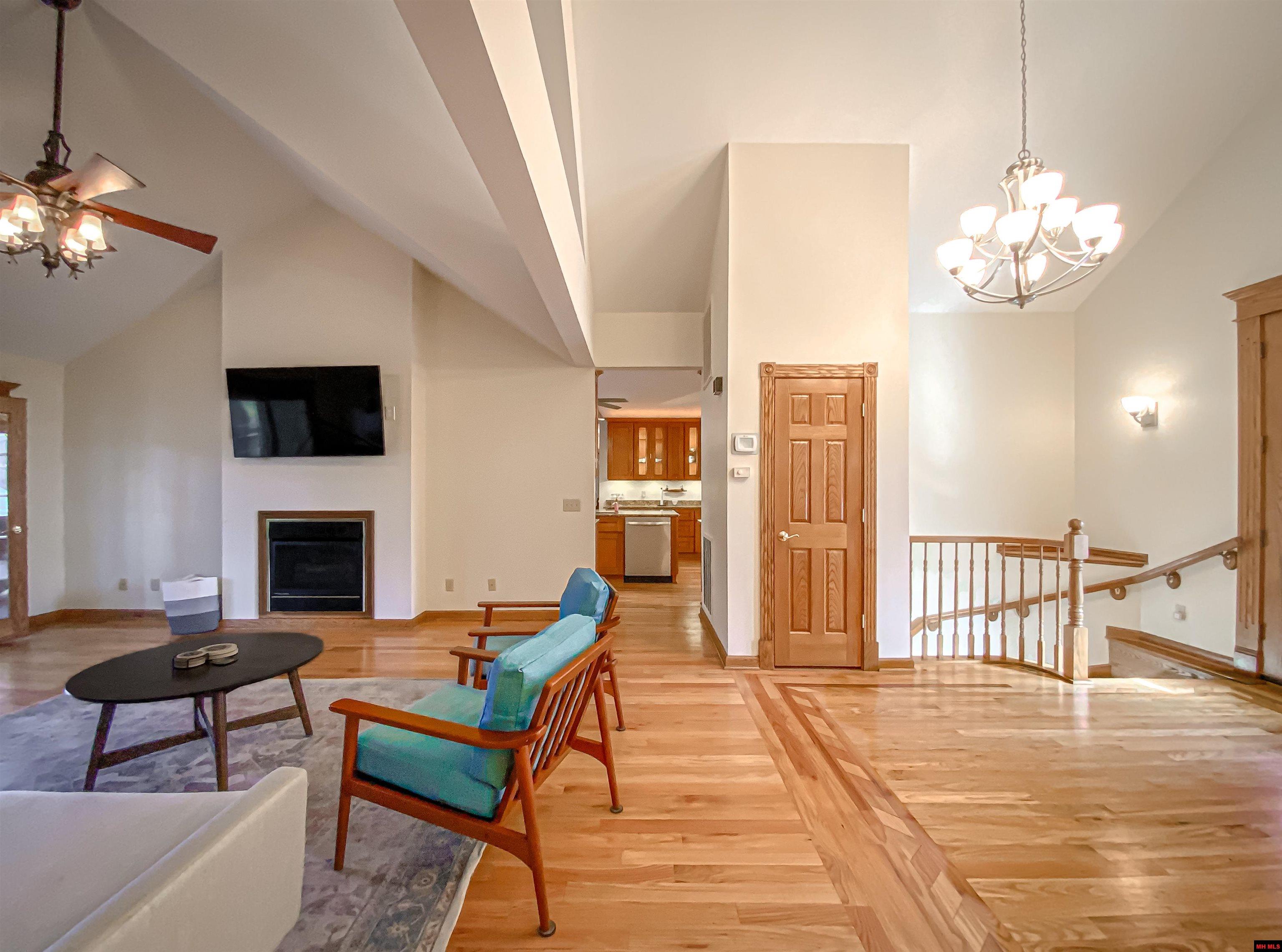 304 NORTHPOINTE DRIVE