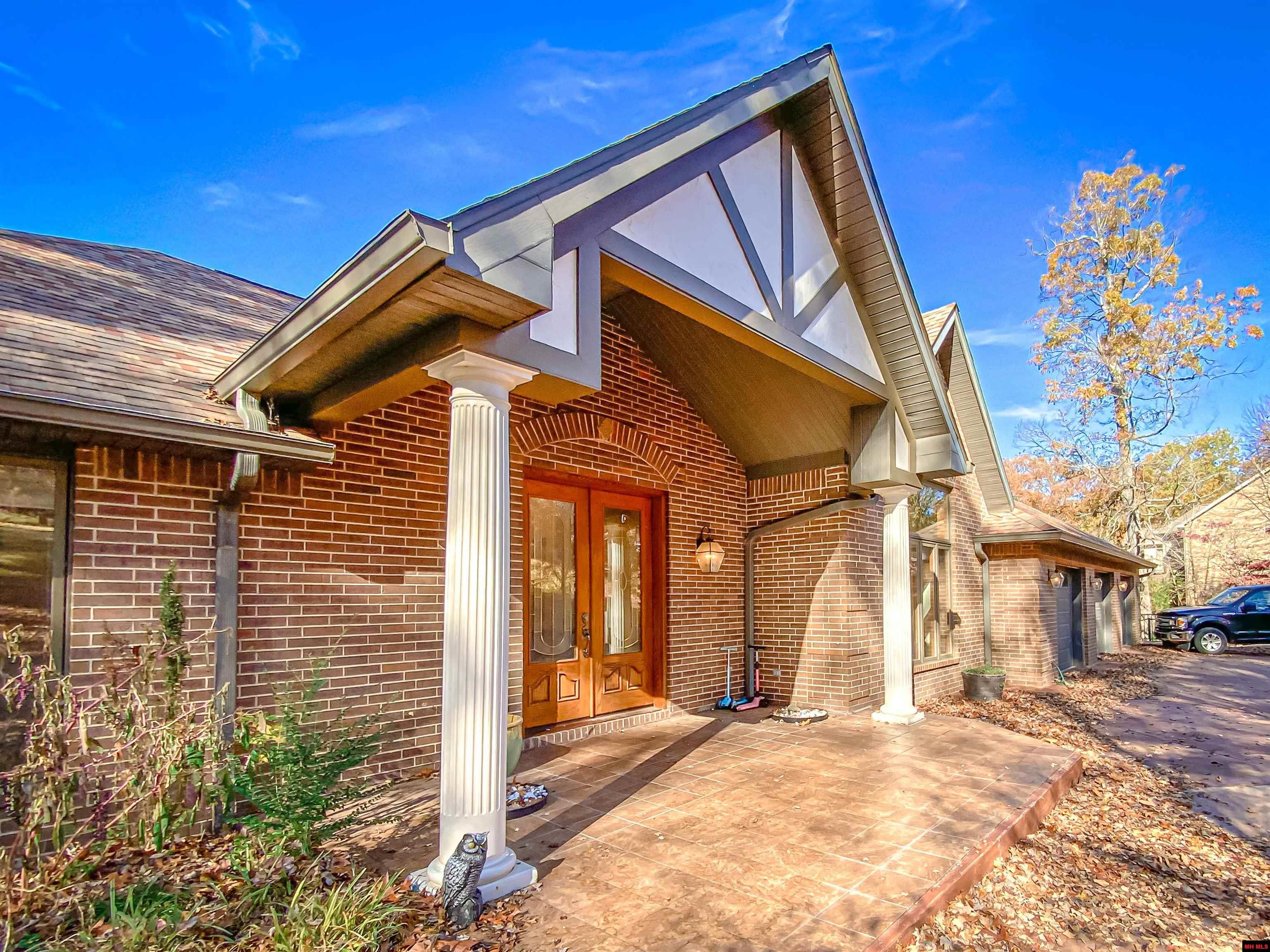 304 NORTHPOINTE DRIVE