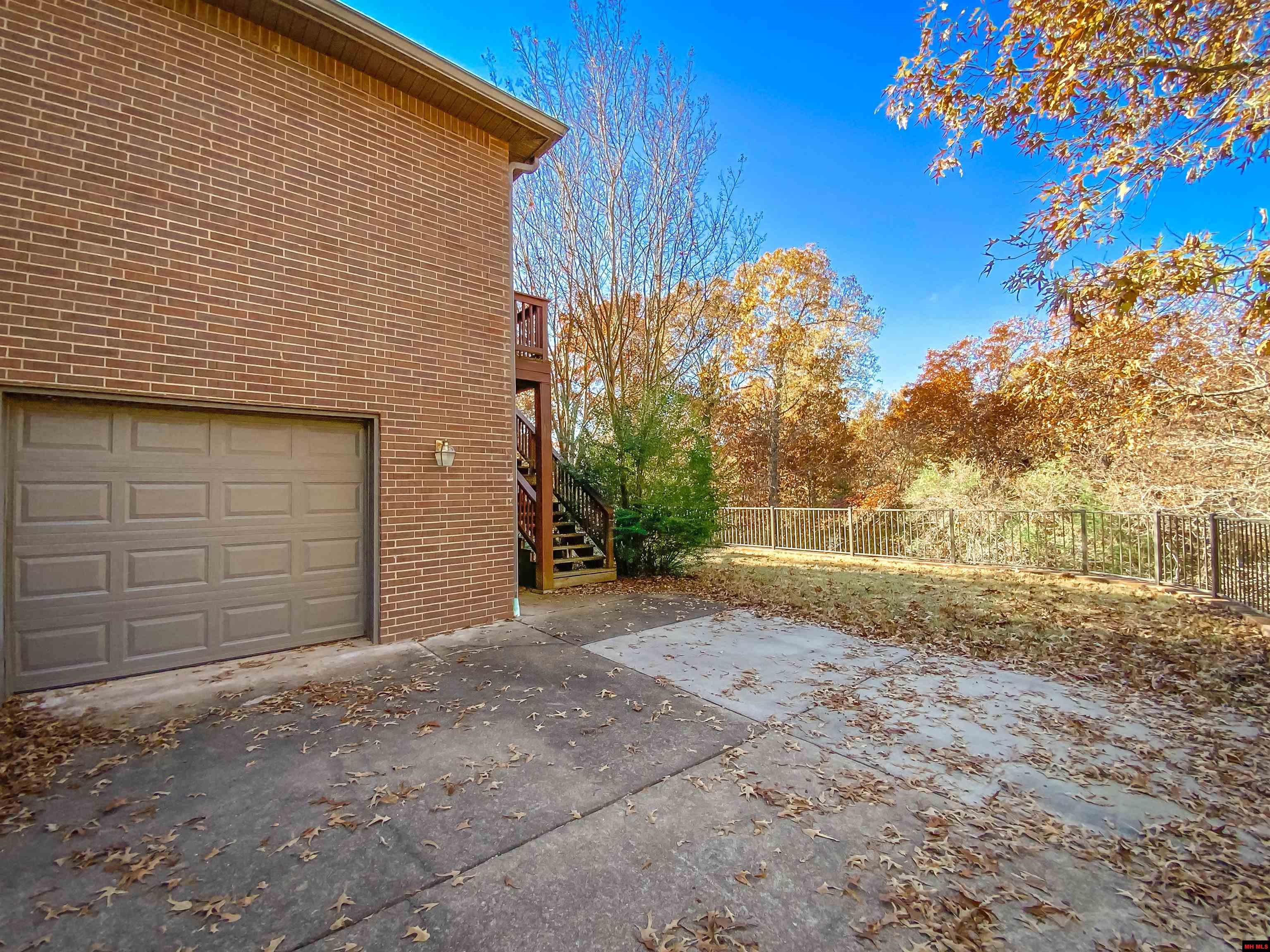 304 NORTHPOINTE DRIVE