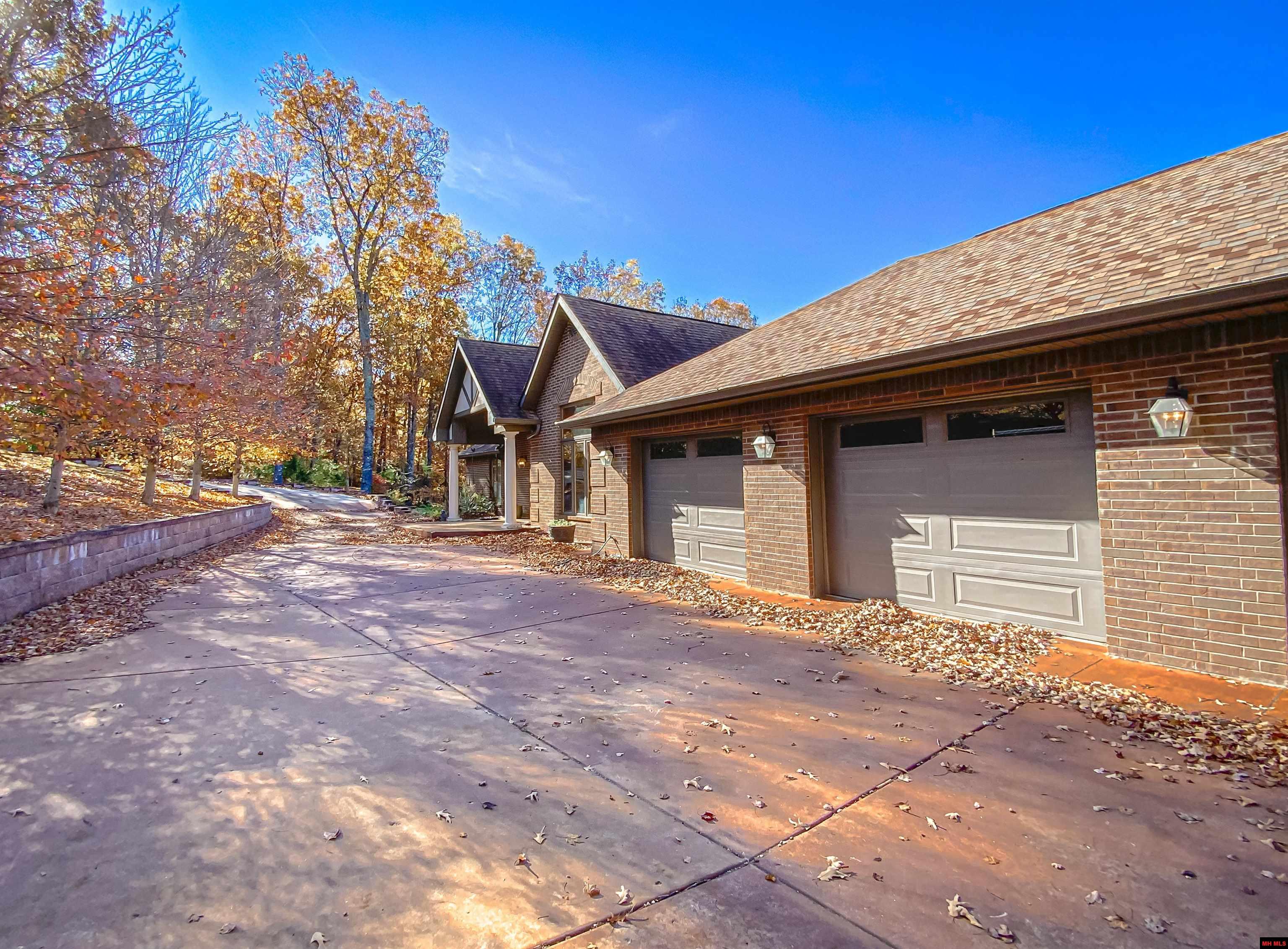 304 NORTHPOINTE DRIVE