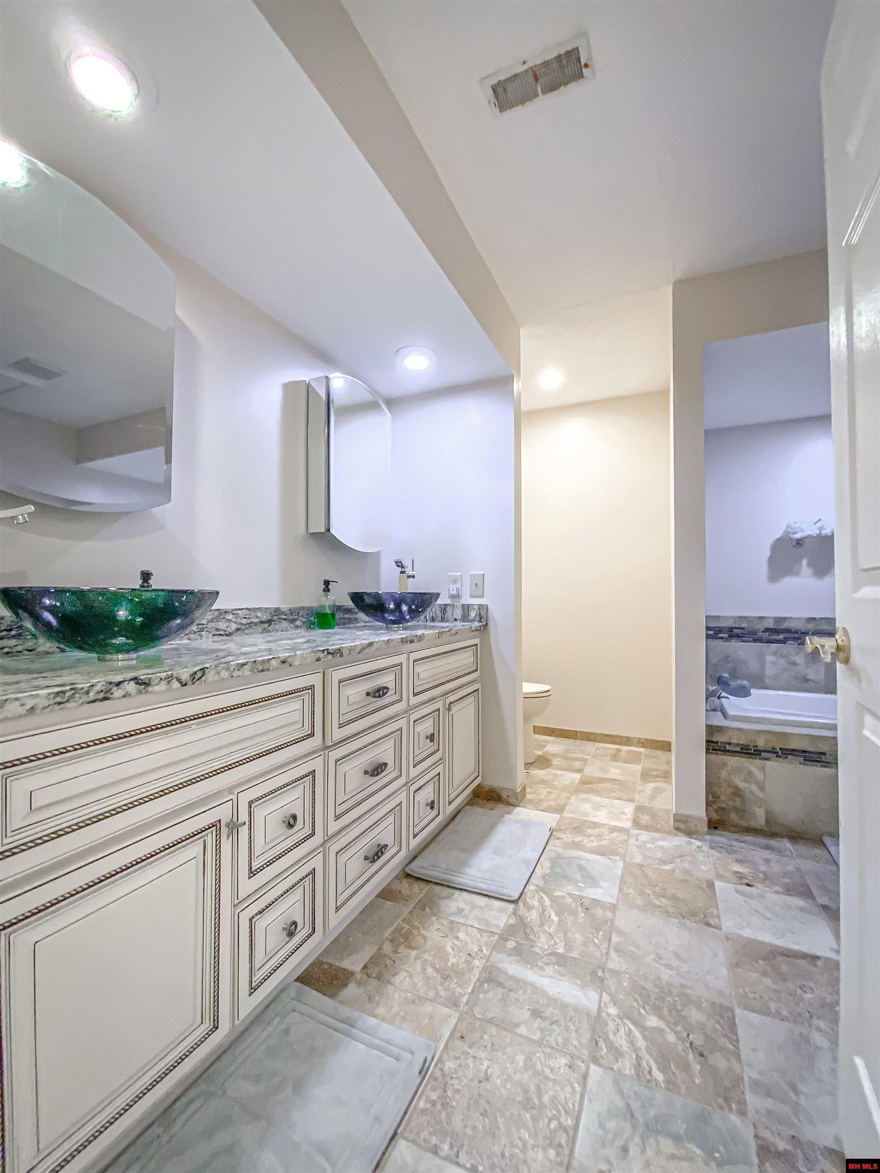 304 NORTHPOINTE DRIVE