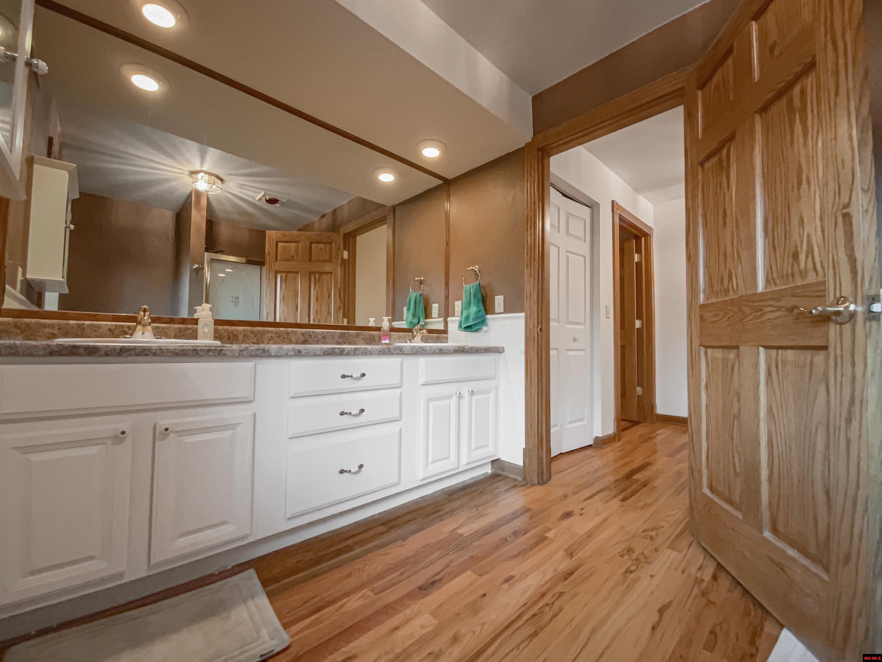 304 NORTHPOINTE DRIVE